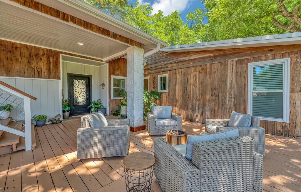 Single Family Residence For Sale in Bosque County , 5819 FM 56, Clifton, Texas 76634, 3 Bedroom, 3 Bathroom, 2 Garage spaces, 2,233 Sqft, built in 1987, mls#21327345, Real Estate Agent in Clifton, Homes For Sale in Bosque county, Homes For Sale in Clifton, Realtor in Clifton Texas, Real Estate Brokerage Independent Realty Texas, Luminita Cordes Realtor