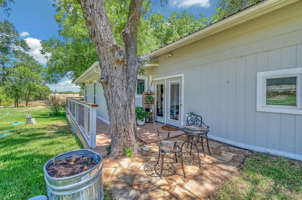Single Family Residence For Sale in Bosque County , 5819 FM 56, Clifton, Texas 76634, 3 Bedroom, 3 Bathroom, 2 Garage spaces, 2,233 Sqft, built in 1987, mls#21327345, Real Estate Agent in Clifton, Homes For Sale in Bosque county, Homes For Sale in Clifton, Realtor in Clifton Texas, Real Estate Brokerage Independent Realty Texas, Luminita Cordes Realtor