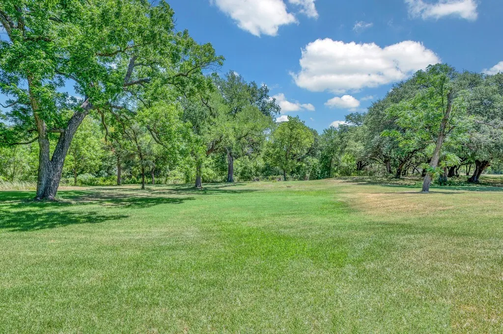 Single Family Residence For Sale in Bosque County , 5819 FM 56, Clifton, Texas 76634, 3 Bedroom, 3 Bathroom, 2 Garage spaces, 2,233 Sqft, built in 1987, mls#21327345, Real Estate Agent in Clifton, Homes For Sale in Bosque county, Homes For Sale in Clifton, Realtor in Clifton Texas, Real Estate Brokerage Independent Realty Texas, Luminita Cordes Realtor