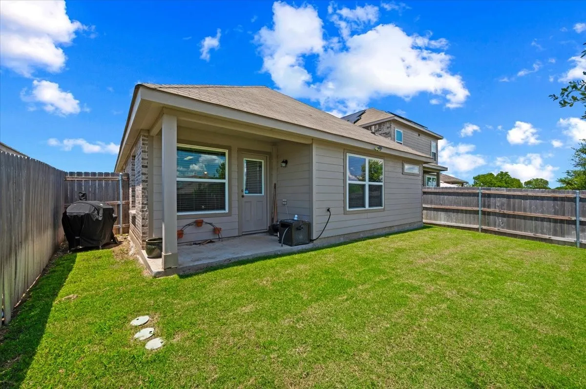 Single Family Residence For Sale in Ellis County , 1709 Mark Lane, Ennis, Texas 75119, 4 Bedroom, 2 Bathroom, 2 Garage spaces, 1,596 Sqft, built in 2021, mls#21327791, Real Estate Agent in Ennis, Homes For Sale in Ellis county, Homes For Sale in Ennis, Realtor in Ennis Texas, Real Estate Brokerage Independent Realty Texas, Luminita Cordes Realtor