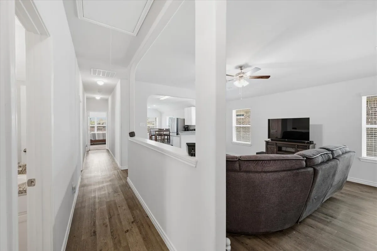 Single Family Residence For Sale in Ellis County , 1709 Mark Lane, Ennis, Texas 75119, 4 Bedroom, 2 Bathroom, 2 Garage spaces, 1,596 Sqft, built in 2021, mls#21327791, Real Estate Agent in Ennis, Homes For Sale in Ellis county, Homes For Sale in Ennis, Realtor in Ennis Texas, Real Estate Brokerage Independent Realty Texas, Luminita Cordes Realtor