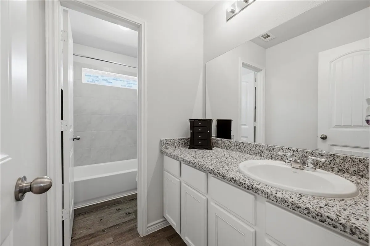 Single Family Residence For Sale in Ellis County , 1709 Mark Lane, Ennis, Texas 75119, 4 Bedroom, 2 Bathroom, 2 Garage spaces, 1,596 Sqft, built in 2021, mls#21327791, Real Estate Agent in Ennis, Homes For Sale in Ellis county, Homes For Sale in Ennis, Realtor in Ennis Texas, Real Estate Brokerage Independent Realty Texas, Luminita Cordes Realtor