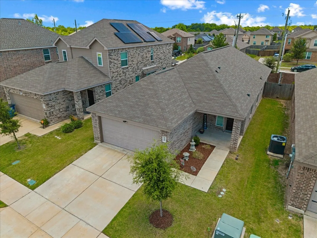 Single Family Residence For Sale in Ellis County , 1709 Mark Lane, Ennis, Texas 75119, 4 Bedroom, 2 Bathroom, 2 Garage spaces, 1,596 Sqft, built in 2021, mls#21327791, Real Estate Agent in Ennis, Homes For Sale in Ellis county, Homes For Sale in Ennis, Realtor in Ennis Texas, Real Estate Brokerage Independent Realty Texas, Luminita Cordes Realtor