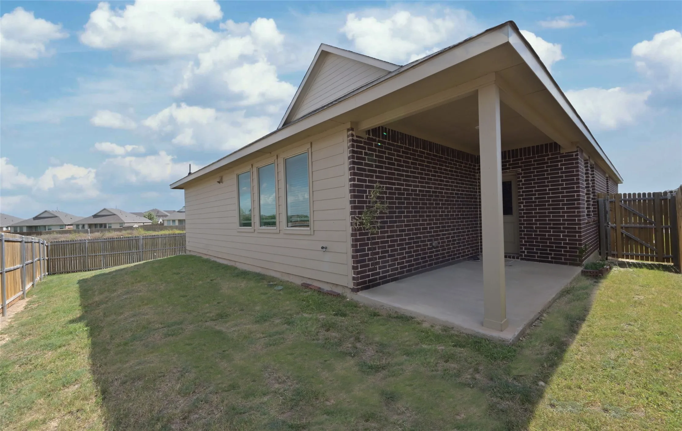 Single Family Residence For Sale in Denton County , 14800 Devils Claw Trail, Fort Worth, Texas 76052, 4 Bedroom, 2 Bathroom, 2 Garage spaces, 1,998 Sqft, built in 2021, mls#21324513, Real Estate Agent in Fort Worth, Homes For Sale in Denton county, Homes For Sale in Fort Worth, Realtor in Fort Worth Texas, Real Estate Brokerage Independent Realty Texas, Luminita Cordes Realtor