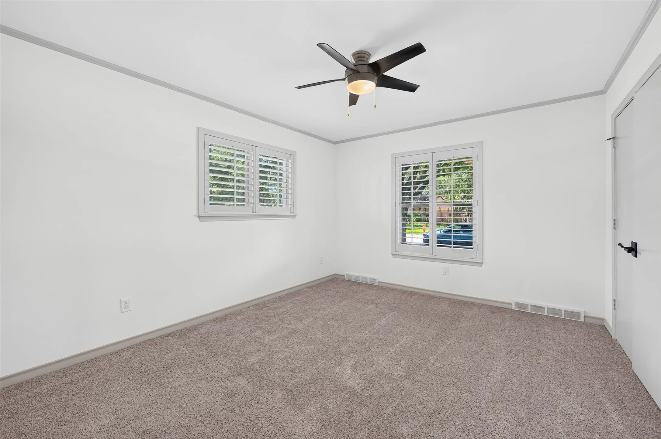 Single Family Residence For Sale in Dallas County , 13834 Tanglewood Drive, Farmers Branch, Texas 75234, 4 Bedroom, 3 Bathroom, 2 Garage spaces, 2,336 Sqft, built in 1960, mls#21327795, Real Estate Agent in Farmers Branch, Homes For Sale in Dallas county, Homes For Sale in Farmers Branch, Realtor in Farmers Branch Texas, Real Estate Brokerage Independent Realty Texas, Luminita Cordes Realtor