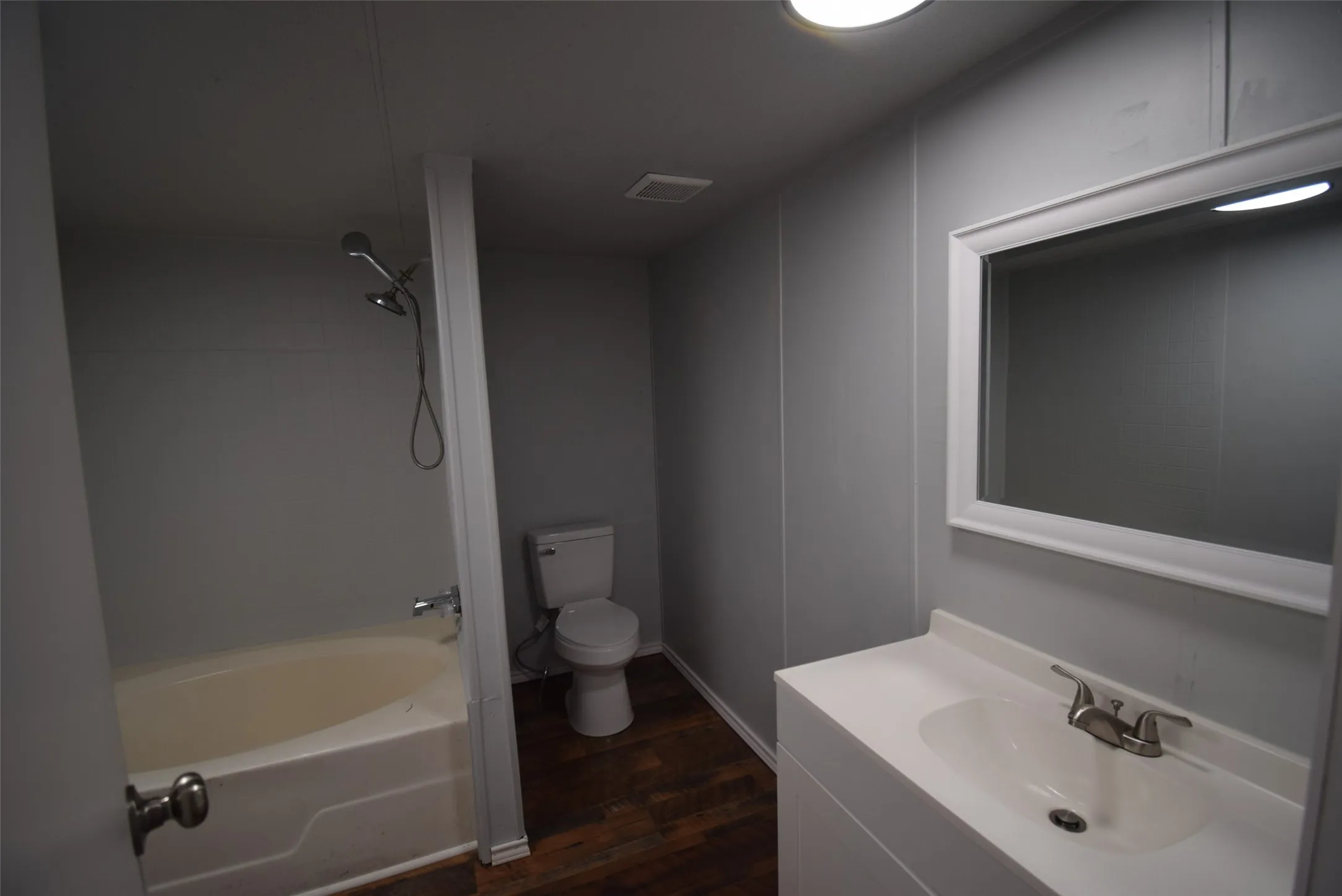 Mobile Home For Rent in Henderson County , 6000 Spring Creek 40, Malakoff, Texas 75148, 2 Bedroom, 2 Bathroom, Garage spaces, 870 Sqft, built in 1996, mls#21325015, Real Estate Agent in Malakoff, Homes For Rent in Henderson county, Homes For Rent in Malakoff, Realtor in Malakoff Texas, Real Estate Brokerage Independent Realty Texas, Luminita Cordes Realtor