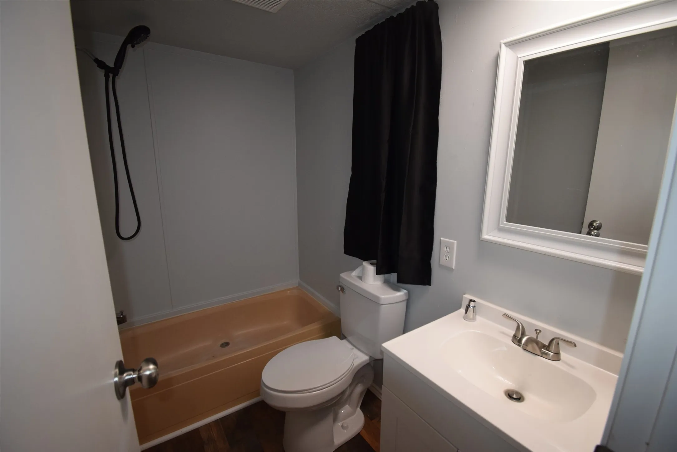 Mobile Home For Rent in Henderson County , 6000 Spring Creek 40, Malakoff, Texas 75148, 2 Bedroom, 2 Bathroom, Garage spaces, 870 Sqft, built in 1996, mls#21325015, Real Estate Agent in Malakoff, Homes For Rent in Henderson county, Homes For Rent in Malakoff, Realtor in Malakoff Texas, Real Estate Brokerage Independent Realty Texas, Luminita Cordes Realtor
