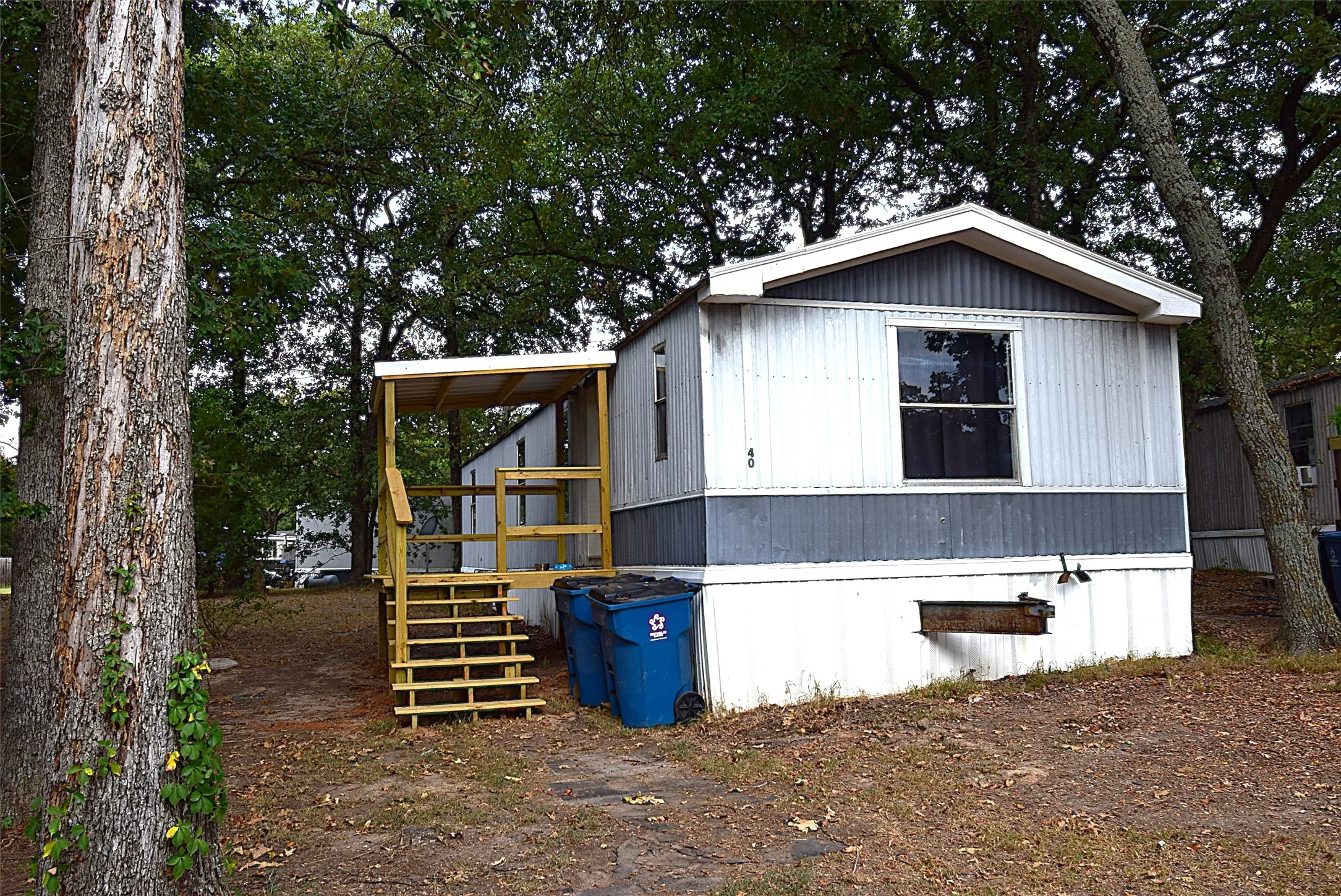 Mobile Home For Rent in Henderson County , 6000 Spring Creek 40, Malakoff, Texas 75148, 2 Bedroom, 2 Bathroom, Garage spaces, 870 Sqft, built in 1996, mls#21325015, Real Estate Agent in Malakoff, Homes For Rent in Henderson county, Homes For Rent in Malakoff, Realtor in Malakoff Texas, Real Estate Brokerage Independent Realty Texas, Luminita Cordes Realtor