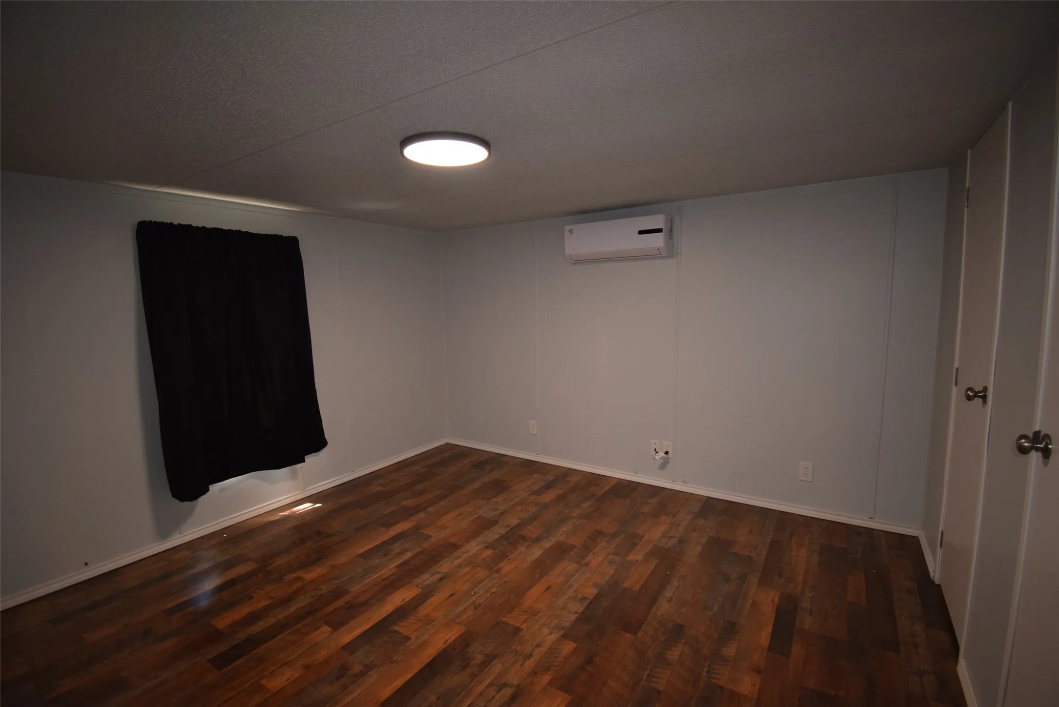 Mobile Home For Rent in Henderson County , 6000 Spring Creek 40, Malakoff, Texas 75148, 2 Bedroom, 2 Bathroom, Garage spaces, 870 Sqft, built in 1996, mls#21325015, Real Estate Agent in Malakoff, Homes For Rent in Henderson county, Homes For Rent in Malakoff, Realtor in Malakoff Texas, Real Estate Brokerage Independent Realty Texas, Luminita Cordes Realtor