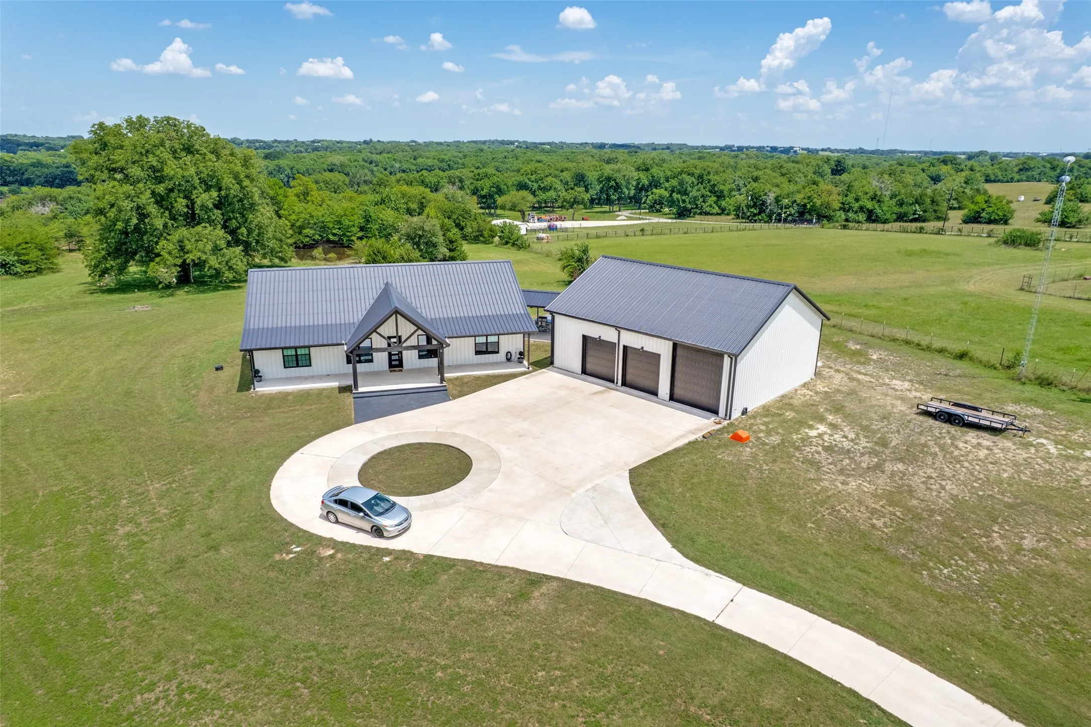 Single Family Residence For Sale in Collin County , 11872 County Road 577, Anna, Texas 75409, 3 Bedrooms, 3 Bathrooms, 6 Garage spaces, 2,573 Sqft, built in 2022, Price $1,500,000, mls#21327479, Real Estate Agent in Anna, Homes For Sale in Collin county, Homes For Sale in Anna, Realtor in Anna Texas, Real Estate Brokerage Independent Realty Texas, Luminita Cordes Realtor