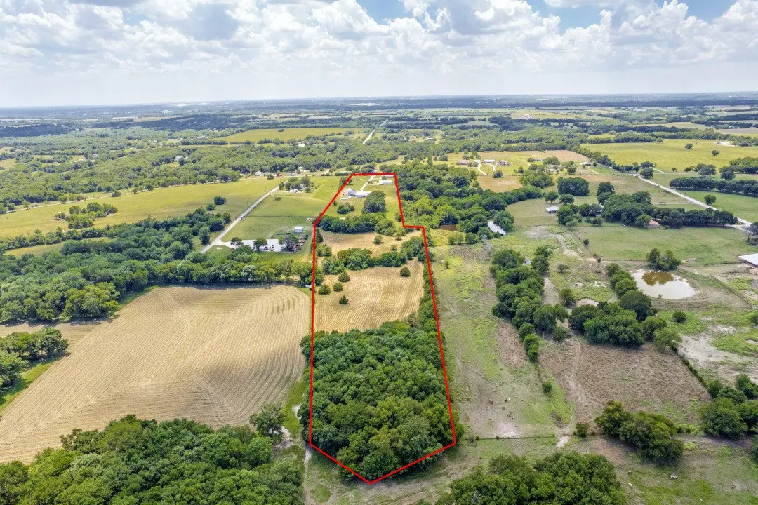 Single Family Residence For Sale in Collin County , 11872 County Road 577, Anna, Texas 75409, 3 Bedrooms, 3 Bathrooms, 6 Garage spaces, 2,573 Sqft, built in 2022, Price $1,500,000, mls#21327479, Real Estate Agent in Anna, Homes For Sale in Collin county, Homes For Sale in Anna, Realtor in Anna Texas, Real Estate Brokerage Independent Realty Texas, Luminita Cordes Realtor