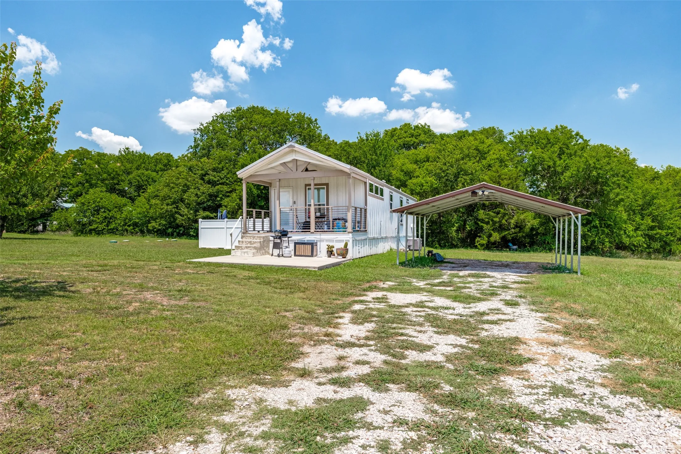 Single Family Residence For Sale in Collin County , 11872 County Road 577, Anna, Texas 75409, 3 Bedrooms, 3 Bathrooms, 6 Garage spaces, 2,573 Sqft, built in 2022, Price $1,500,000, mls#21327479, Real Estate Agent in Anna, Homes For Sale in Collin county, Homes For Sale in Anna, Realtor in Anna Texas, Real Estate Brokerage Independent Realty Texas, Luminita Cordes Realtor
