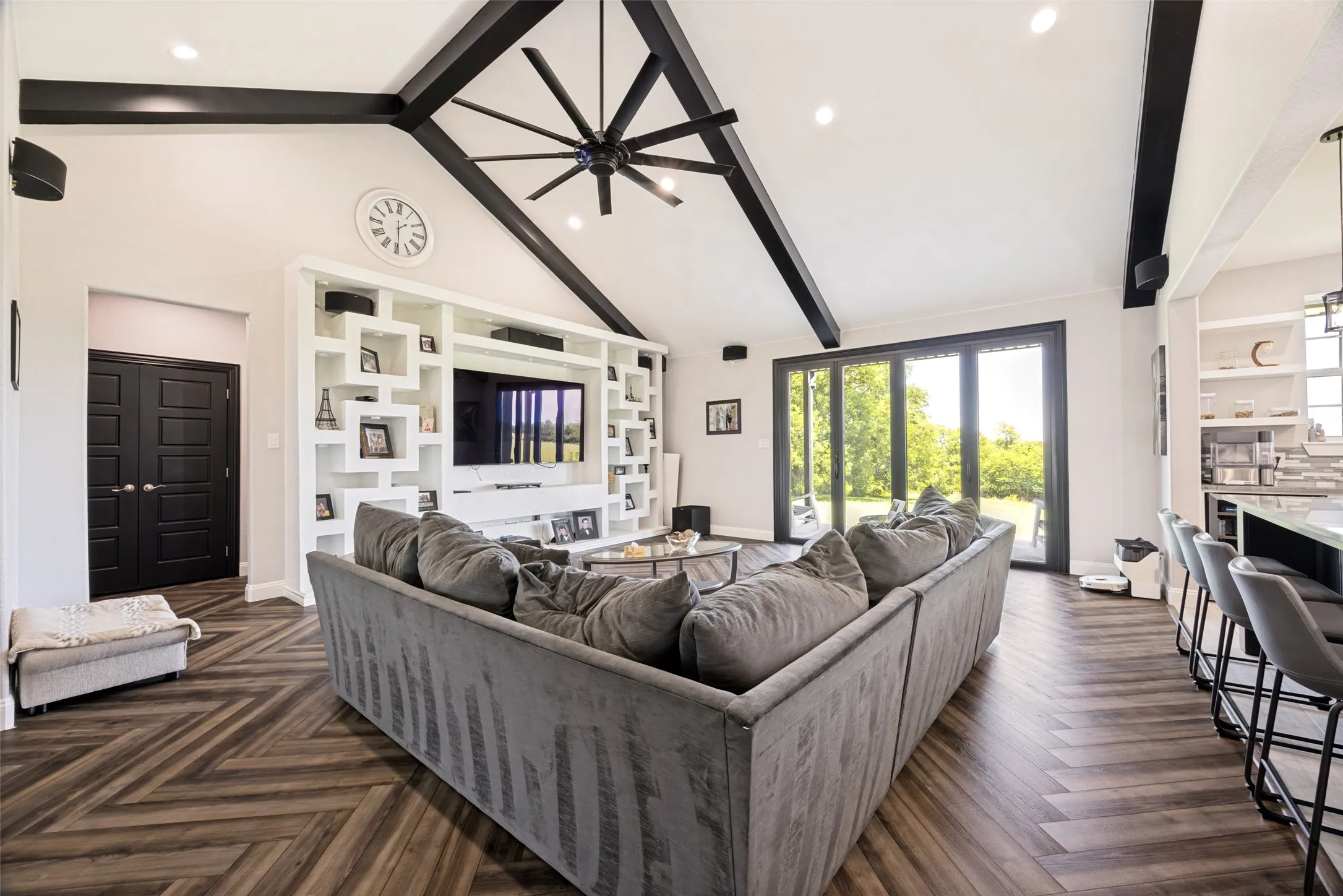Single Family Residence For Sale in Collin County , 11872 County Road 577, Anna, Texas 75409, 3 Bedrooms, 3 Bathrooms, 6 Garage spaces, 2,573 Sqft, built in 2022, Price $1,500,000, mls#21327479, Real Estate Agent in Anna, Homes For Sale in Collin county, Homes For Sale in Anna, Realtor in Anna Texas, Real Estate Brokerage Independent Realty Texas, Luminita Cordes Realtor