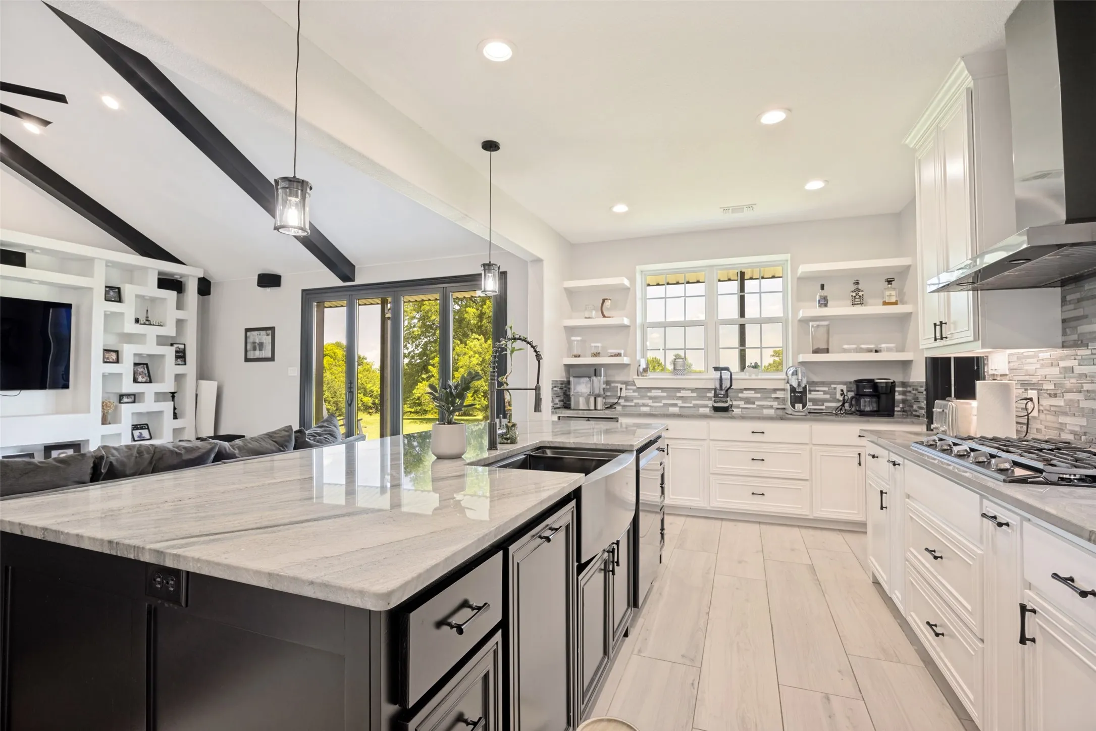 Single Family Residence For Sale in Collin County , 11872 County Road 577, Anna, Texas 75409, 3 Bedrooms, 3 Bathrooms, 6 Garage spaces, 2,573 Sqft, built in 2022, Price $1,500,000, mls#21327479, Real Estate Agent in Anna, Homes For Sale in Collin county, Homes For Sale in Anna, Realtor in Anna Texas, Real Estate Brokerage Independent Realty Texas, Luminita Cordes Realtor