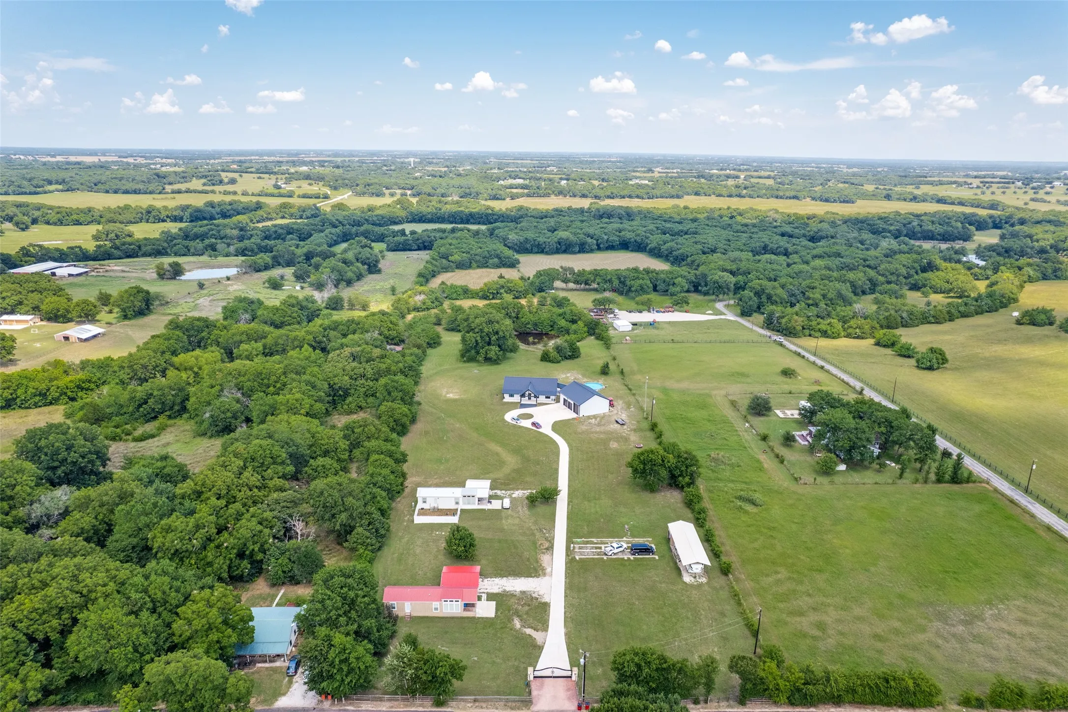 Single Family Residence For Sale in Collin County , 11872 County Road 577, Anna, Texas 75409, 3 Bedrooms, 3 Bathrooms, 6 Garage spaces, 2,573 Sqft, built in 2022, Price $1,500,000, mls#21327479, Real Estate Agent in Anna, Homes For Sale in Collin county, Homes For Sale in Anna, Realtor in Anna Texas, Real Estate Brokerage Independent Realty Texas, Luminita Cordes Realtor