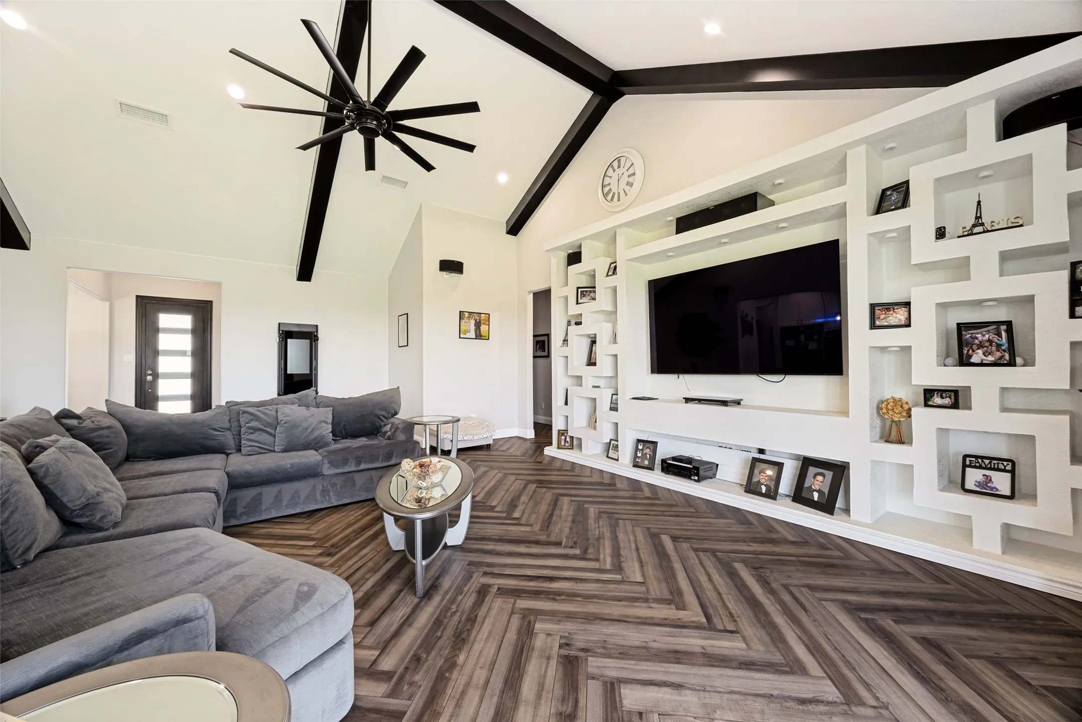 Single Family Residence For Sale in Collin County , 11872 County Road 577, Anna, Texas 75409, 3 Bedrooms, 3 Bathrooms, 6 Garage spaces, 2,573 Sqft, built in 2022, Price $1,500,000, mls#21327479, Real Estate Agent in Anna, Homes For Sale in Collin county, Homes For Sale in Anna, Realtor in Anna Texas, Real Estate Brokerage Independent Realty Texas, Luminita Cordes Realtor