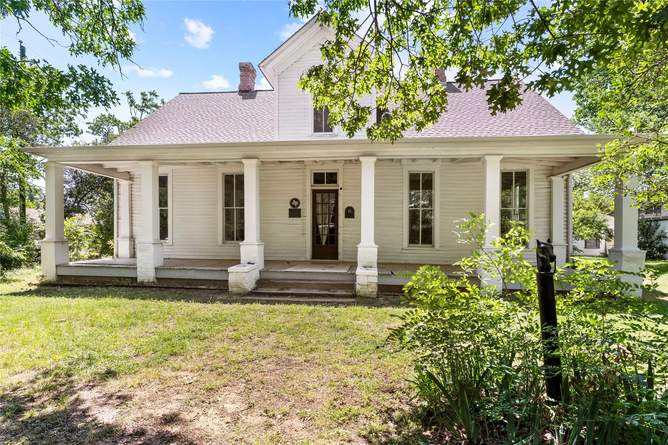 Single Family Residence For Sale in Dallas County , 4611 Kelton Drive, Dallas, Texas 75209, 4 Bedroom, 3 Bathroom, Garage spaces, 3,772 Sqft, built in 1880, mls#21317577, Real Estate Agent in Dallas, Homes For Sale in Dallas county, Homes For Sale in Dallas, Realtor in Dallas Texas, Real Estate Brokerage Independent Realty Texas, Luminita Cordes Realtor