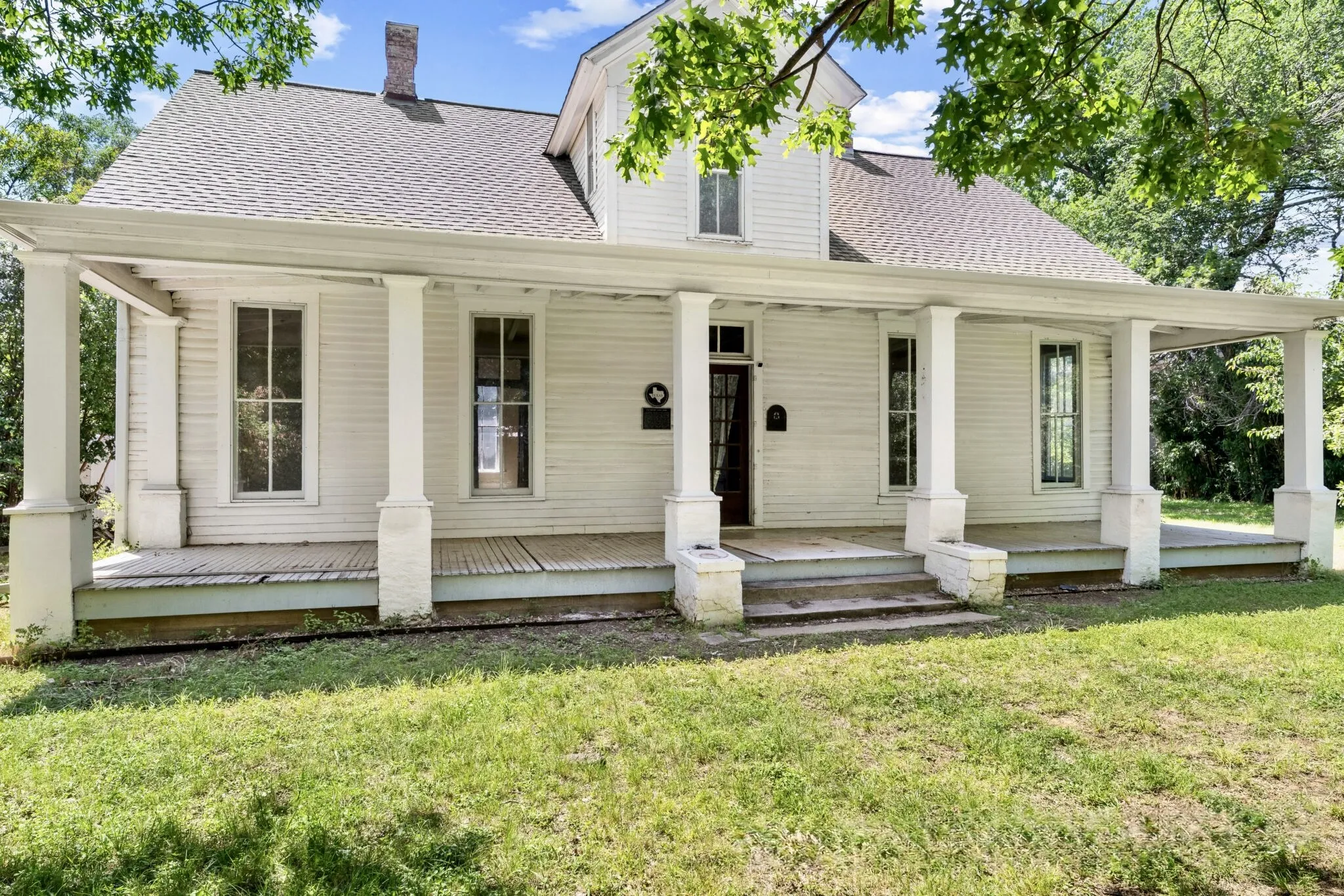 Single Family Residence For Sale in Dallas County , 4611 Kelton Drive, Dallas, Texas 75209, 4 Bedroom, 3 Bathroom, Garage spaces, 3,772 Sqft, built in 1880, mls#21317577, Real Estate Agent in Dallas, Homes For Sale in Dallas county, Homes For Sale in Dallas, Realtor in Dallas Texas, Real Estate Brokerage Independent Realty Texas, Luminita Cordes Realtor