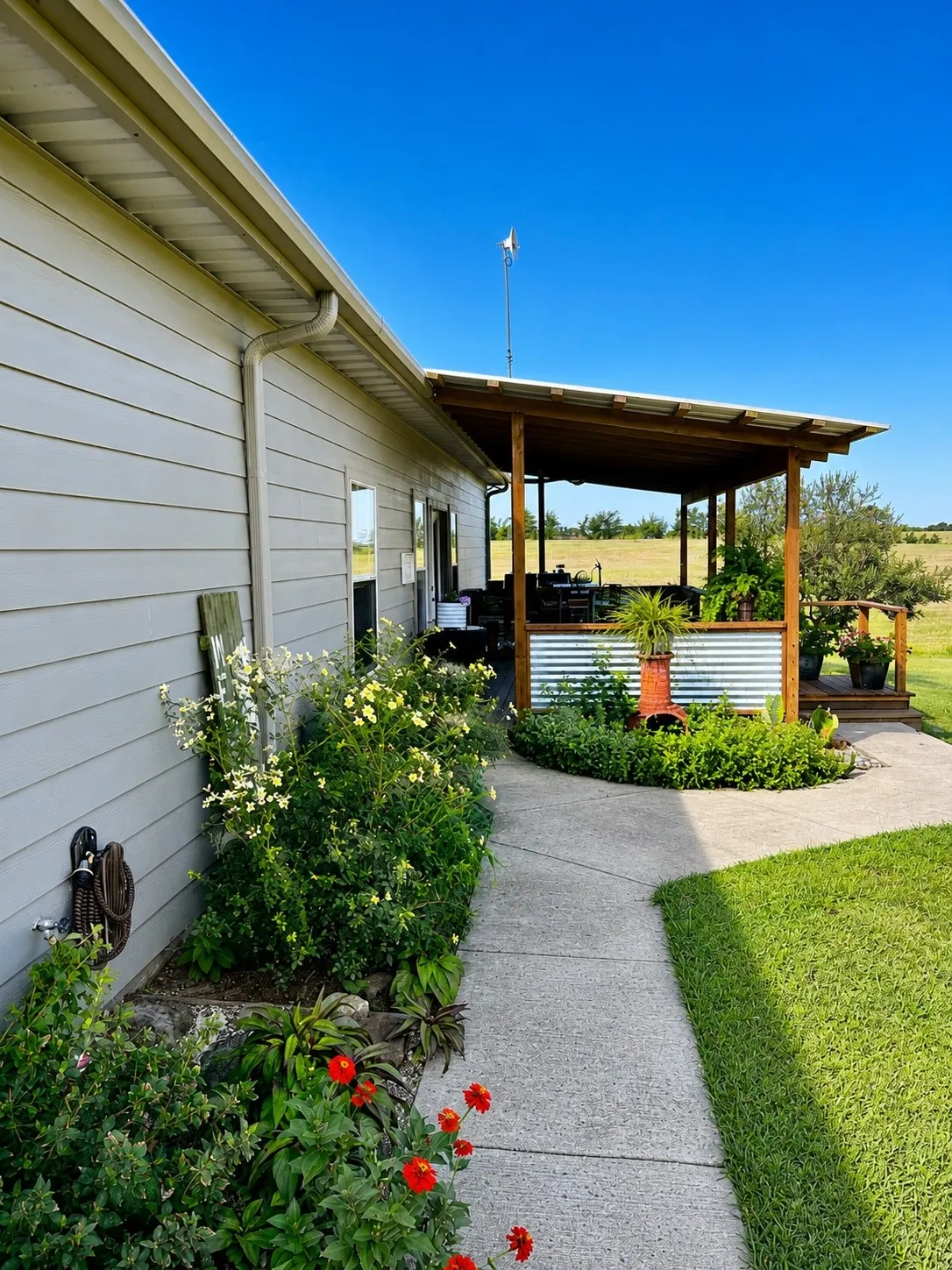 Single Family Residence For Sale in Van Zandt County , 13598 Fm 47, Wills Point, Texas 75169, 3 Bedroom, 2 Bathroom, 2 Garage spaces, 1,860 Sqft, built in 2016, mls#21326845, Real Estate Agent in Wills Point, Homes For Sale in Van Zandt county, Homes For Sale in Wills Point, Realtor in Wills Point Texas, Real Estate Brokerage Independent Realty Texas, Luminita Cordes Realtor