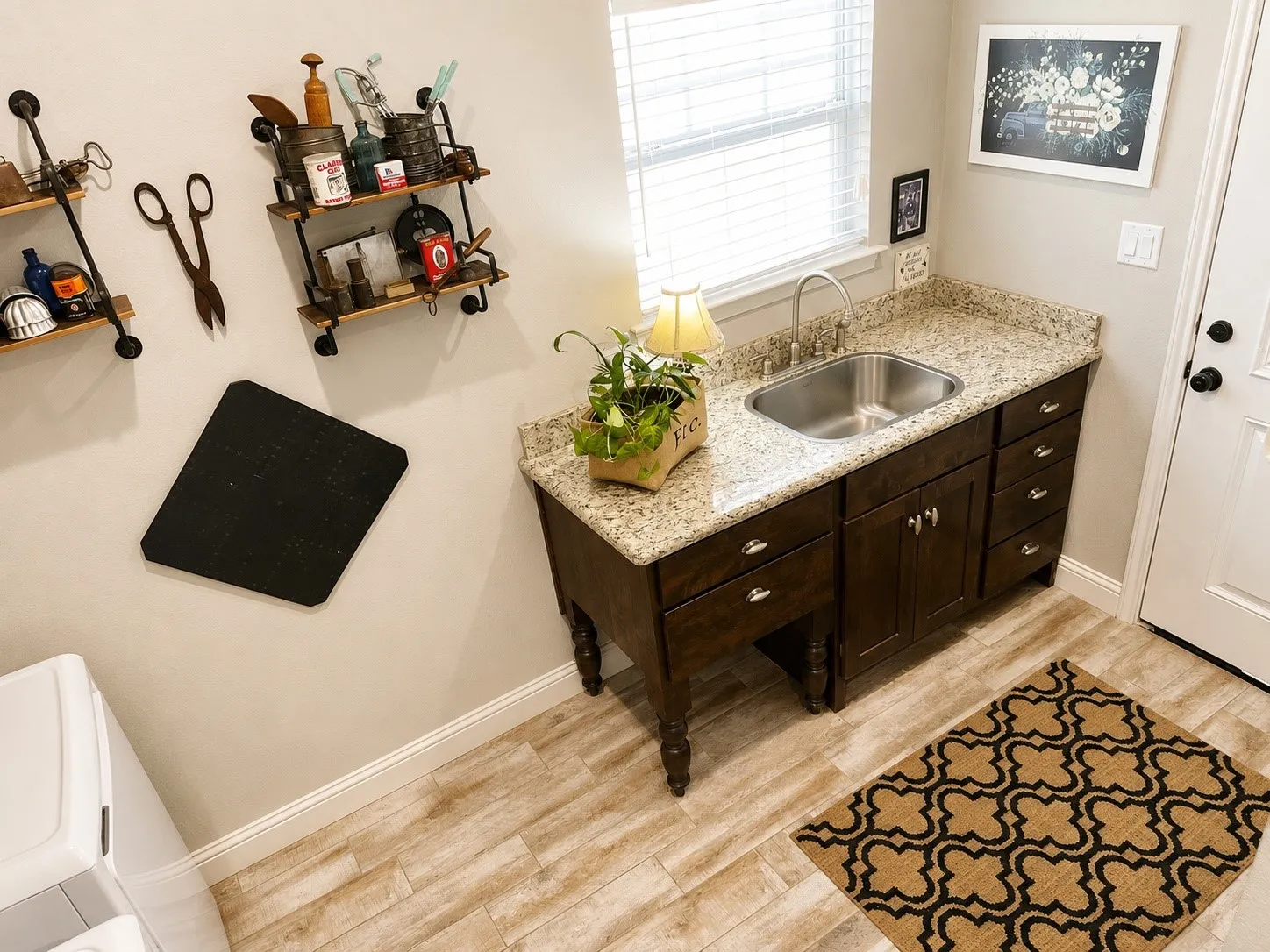 Sink area in laundry area
