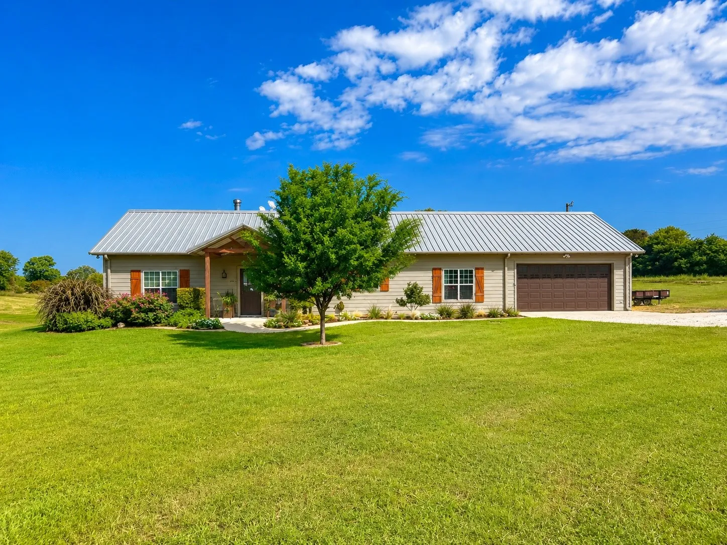 Single Family Residence For Sale in Van Zandt County , 13598 Fm 47, Wills Point, Texas 75169, 3 Bedroom, 2 Bathroom, 2 Garage spaces, 1,860 Sqft, built in 2016, mls#21326845, Real Estate Agent in Wills Point, Homes For Sale in Van Zandt county, Homes For Sale in Wills Point, Realtor in Wills Point Texas, Real Estate Brokerage Independent Realty Texas, Luminita Cordes Realtor