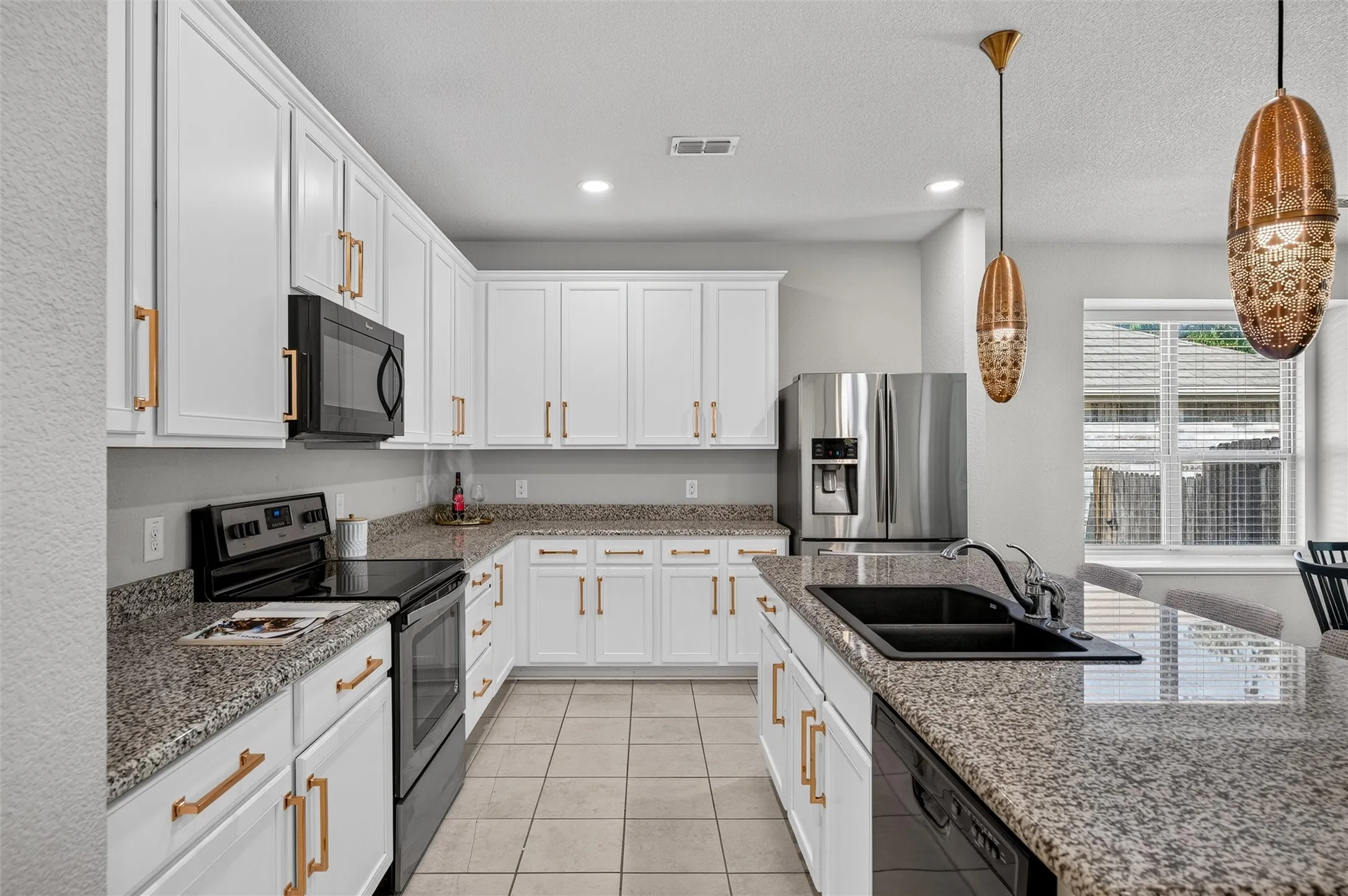 Single Family Residence For Sale in Denton County , 5709 Del Rey Drive, Denton, Texas 76208, 3 Bedroom, 2 Bathroom, 2 Garage spaces, 1,799 Sqft, built in 2017, mls#21303858, Real Estate Agent in Denton, Homes For Sale in Denton county, Homes For Sale in Denton, Realtor in Denton Texas, Real Estate Brokerage Independent Realty Texas, Luminita Cordes Realtor