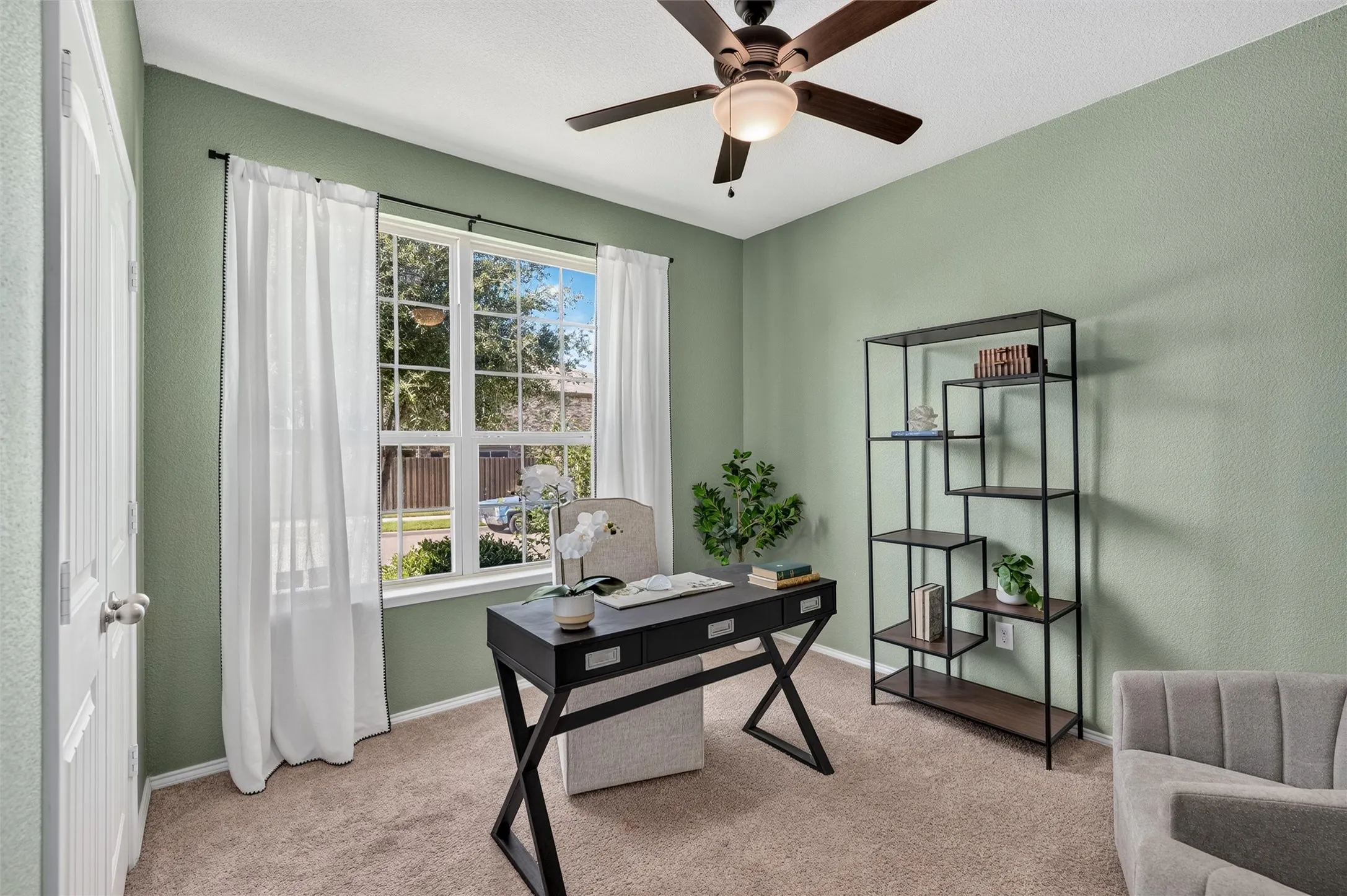 Single Family Residence For Sale in Denton County , 5709 Del Rey Drive, Denton, Texas 76208, 3 Bedroom, 2 Bathroom, 2 Garage spaces, 1,799 Sqft, built in 2017, mls#21303858, Real Estate Agent in Denton, Homes For Sale in Denton county, Homes For Sale in Denton, Realtor in Denton Texas, Real Estate Brokerage Independent Realty Texas, Luminita Cordes Realtor