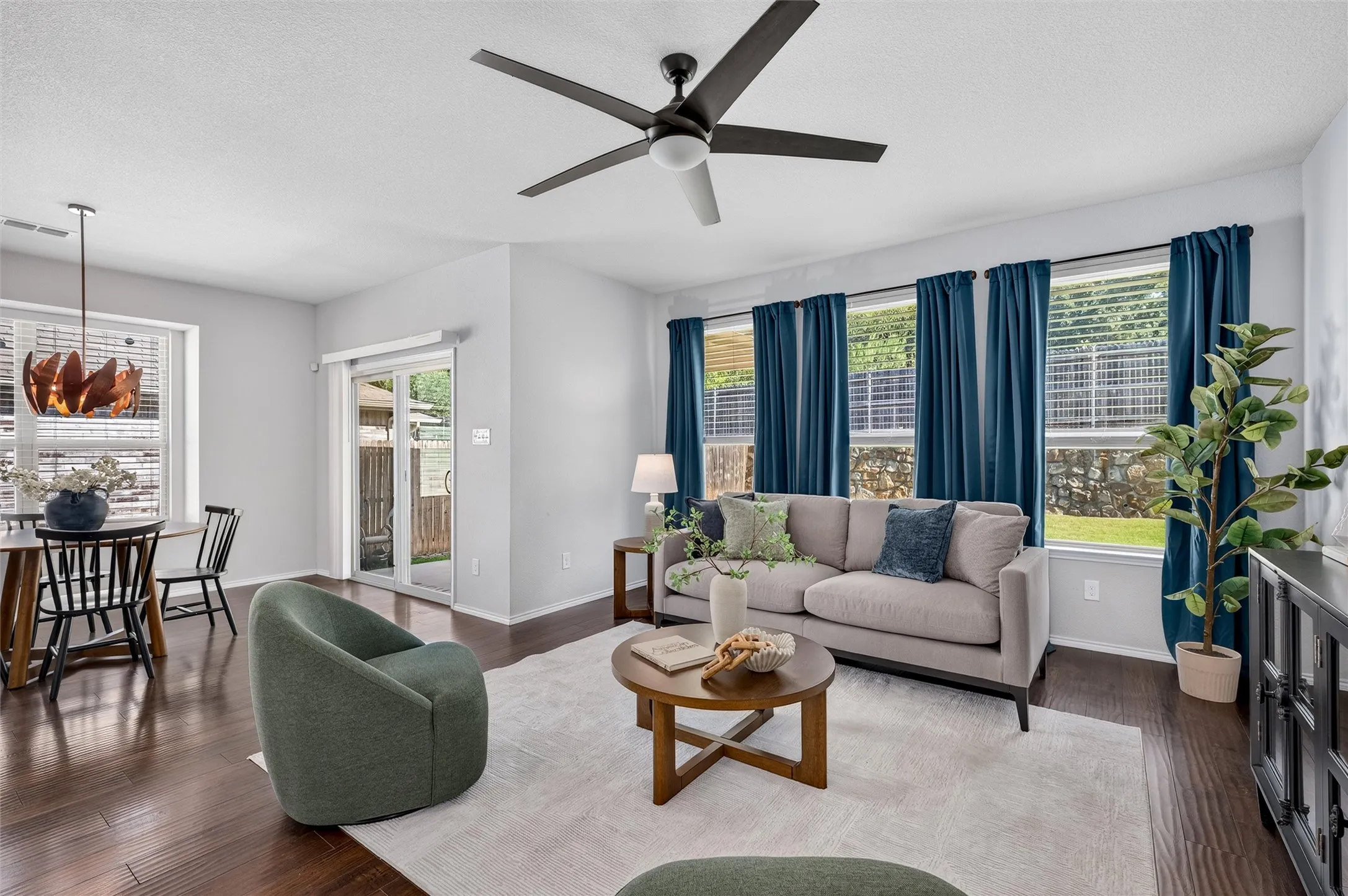 Single Family Residence For Sale in Denton County , 5709 Del Rey Drive, Denton, Texas 76208, 3 Bedroom, 2 Bathroom, 2 Garage spaces, 1,799 Sqft, built in 2017, mls#21303858, Real Estate Agent in Denton, Homes For Sale in Denton county, Homes For Sale in Denton, Realtor in Denton Texas, Real Estate Brokerage Independent Realty Texas, Luminita Cordes Realtor