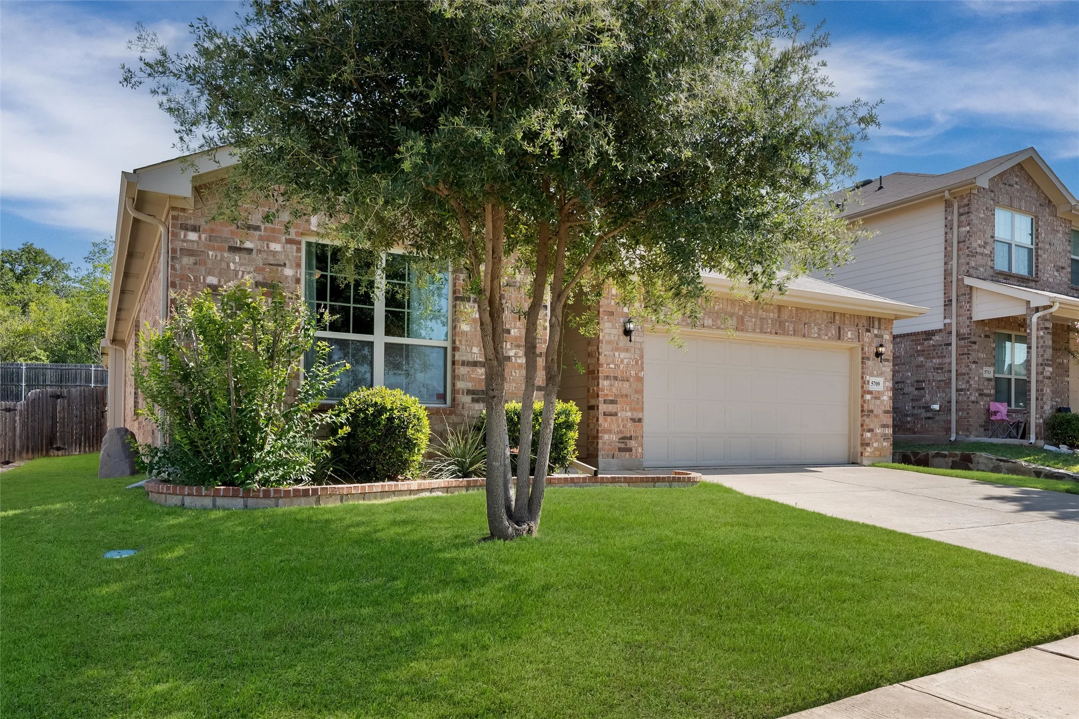 Single Family Residence For Sale in Denton County , 5709 Del Rey Drive, Denton, Texas 76208, 3 Bedroom, 2 Bathroom, 2 Garage spaces, 1,799 Sqft, built in 2017, mls#21303858, Real Estate Agent in Denton, Homes For Sale in Denton county, Homes For Sale in Denton, Realtor in Denton Texas, Real Estate Brokerage Independent Realty Texas, Luminita Cordes Realtor