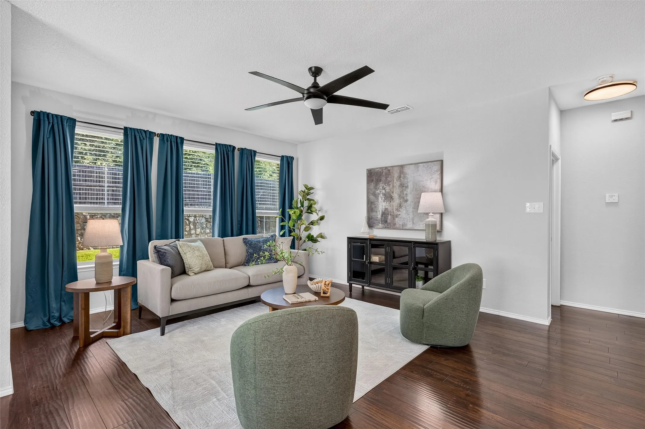 Single Family Residence For Sale in Denton County , 5709 Del Rey Drive, Denton, Texas 76208, 3 Bedroom, 2 Bathroom, 2 Garage spaces, 1,799 Sqft, built in 2017, mls#21303858, Real Estate Agent in Denton, Homes For Sale in Denton county, Homes For Sale in Denton, Realtor in Denton Texas, Real Estate Brokerage Independent Realty Texas, Luminita Cordes Realtor
