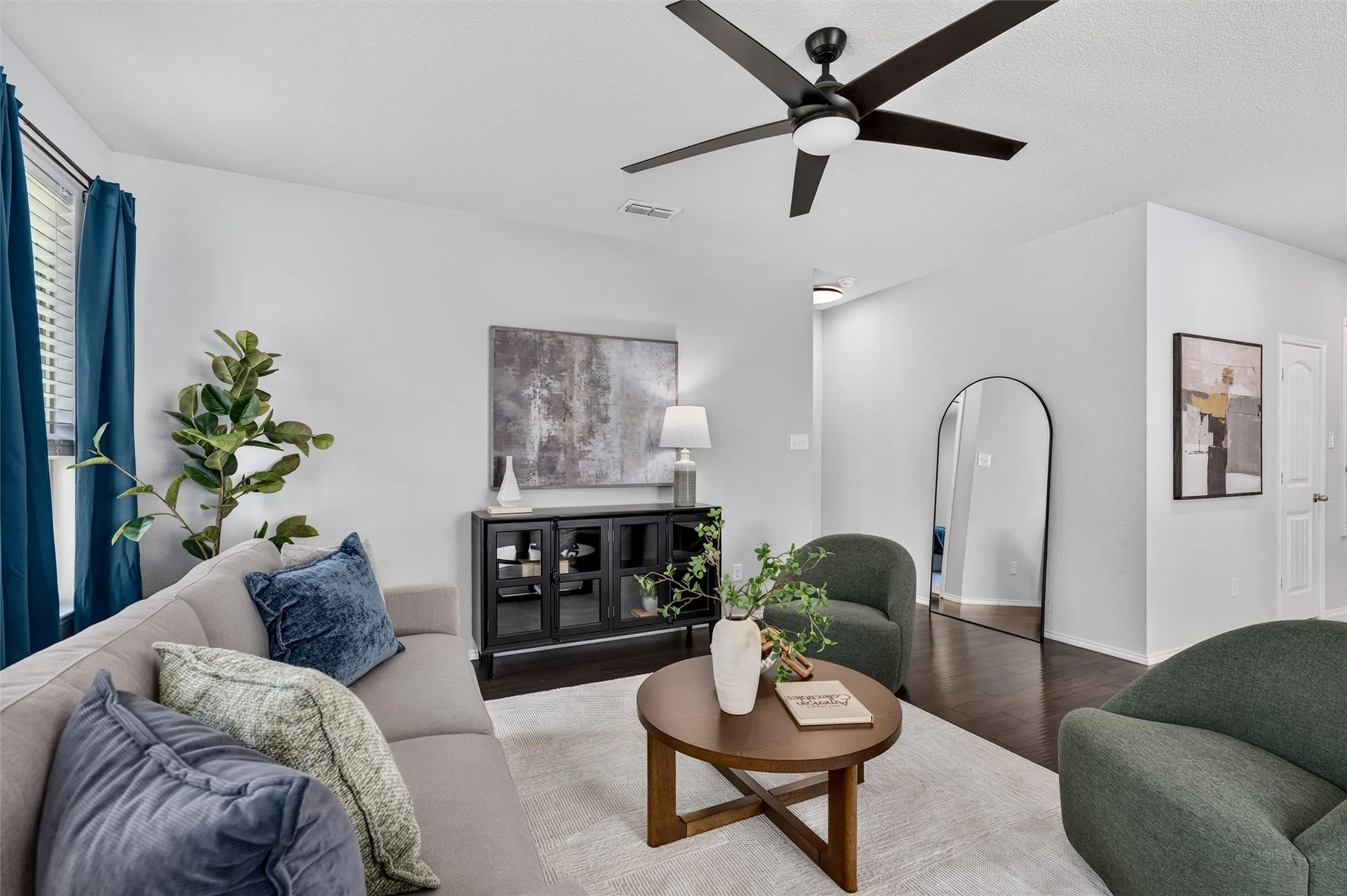 Single Family Residence For Sale in Denton County , 5709 Del Rey Drive, Denton, Texas 76208, 3 Bedroom, 2 Bathroom, 2 Garage spaces, 1,799 Sqft, built in 2017, mls#21303858, Real Estate Agent in Denton, Homes For Sale in Denton county, Homes For Sale in Denton, Realtor in Denton Texas, Real Estate Brokerage Independent Realty Texas, Luminita Cordes Realtor