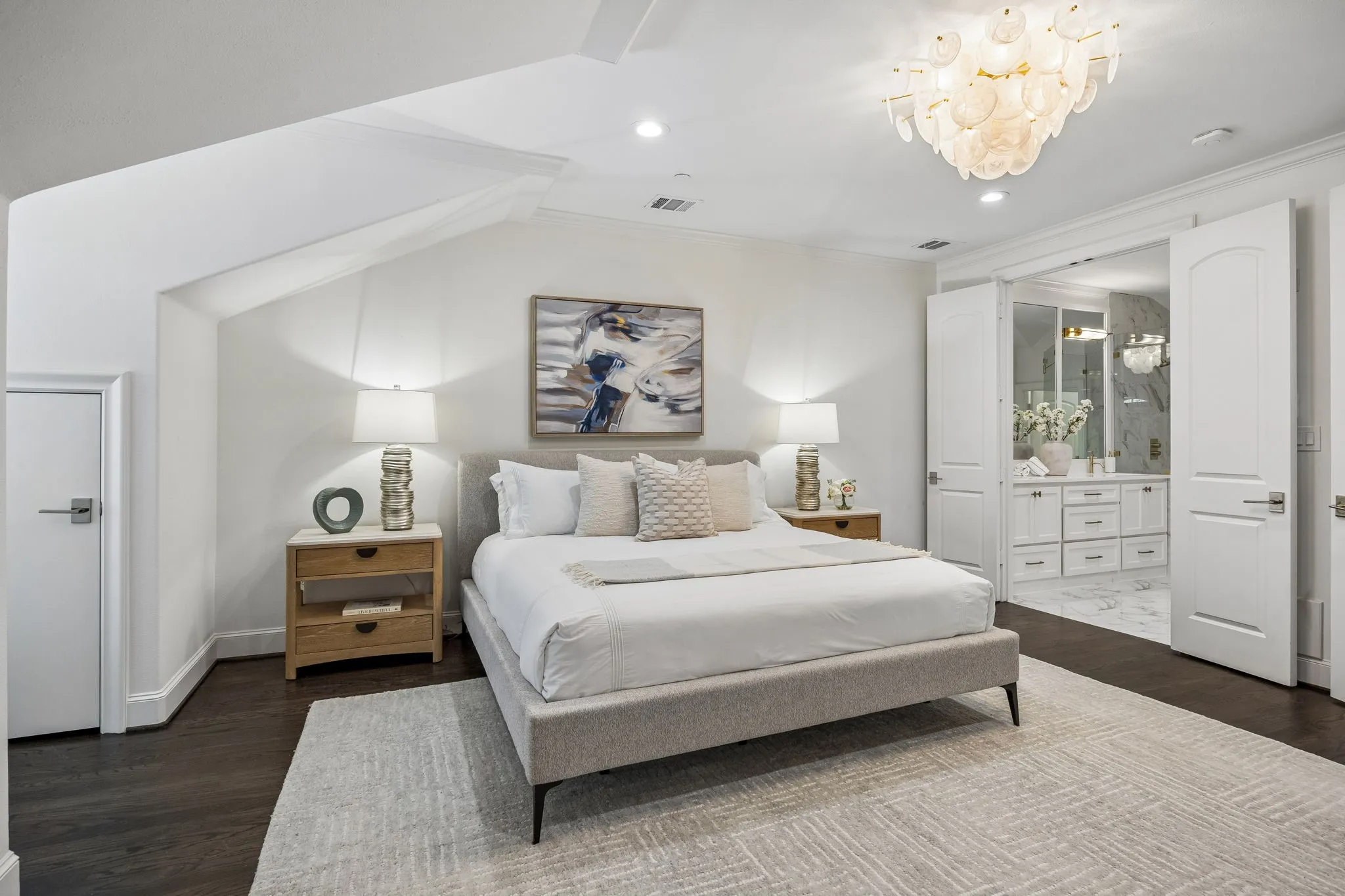 Condominium For Sale in Dallas County , 4152 Emerson Avenue A, University Park, Texas 75205, 3 Bedroom, 3 Bathroom, 2 Garage spaces, 2,575 Sqft, built in 2006, mls#21326317, Real Estate Agent in University Park, Homes For Sale in Dallas county, Homes For Sale in University Park, Realtor in University Park Texas, Real Estate Brokerage Independent Realty Texas, Luminita Cordes Realtor