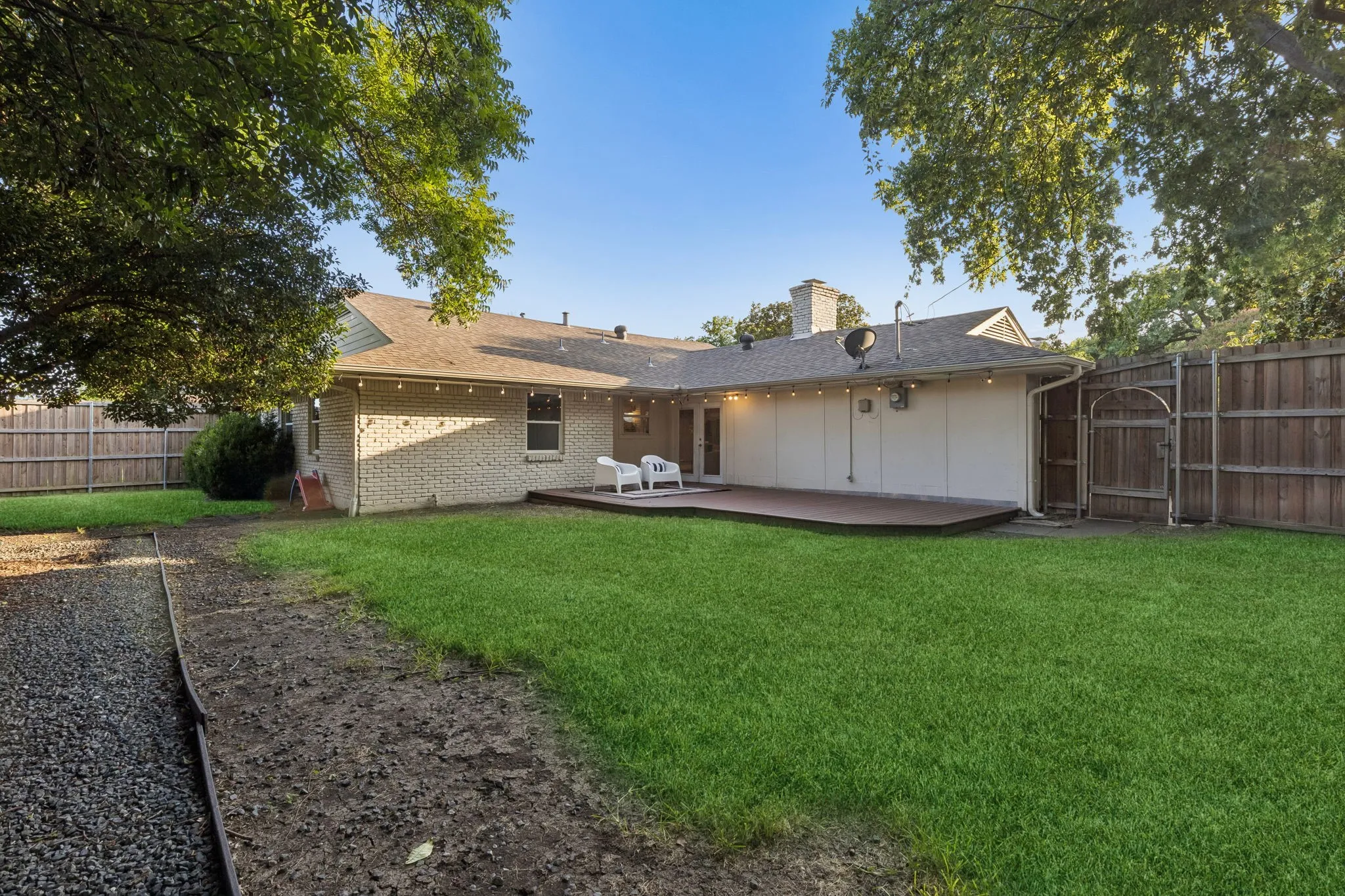 Single Family Residence For Sale in Dallas County , 10647 Chesterton Drive, Dallas, Texas 75238, 4 Bedroom, 2 Bathroom, 2 Garage spaces, 1,937 Sqft, built in 1960, mls#21325680, Real Estate Agent in Dallas, Homes For Sale in Dallas county, Homes For Sale in Dallas, Realtor in Dallas Texas, Real Estate Brokerage Independent Realty Texas, Luminita Cordes Realtor