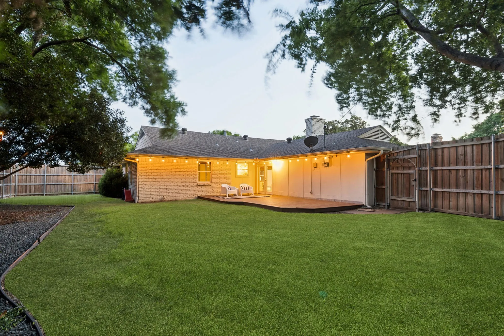 Single Family Residence For Sale in Dallas County , 10647 Chesterton Drive, Dallas, Texas 75238, 4 Bedroom, 2 Bathroom, 2 Garage spaces, 1,937 Sqft, built in 1960, mls#21325680, Real Estate Agent in Dallas, Homes For Sale in Dallas county, Homes For Sale in Dallas, Realtor in Dallas Texas, Real Estate Brokerage Independent Realty Texas, Luminita Cordes Realtor