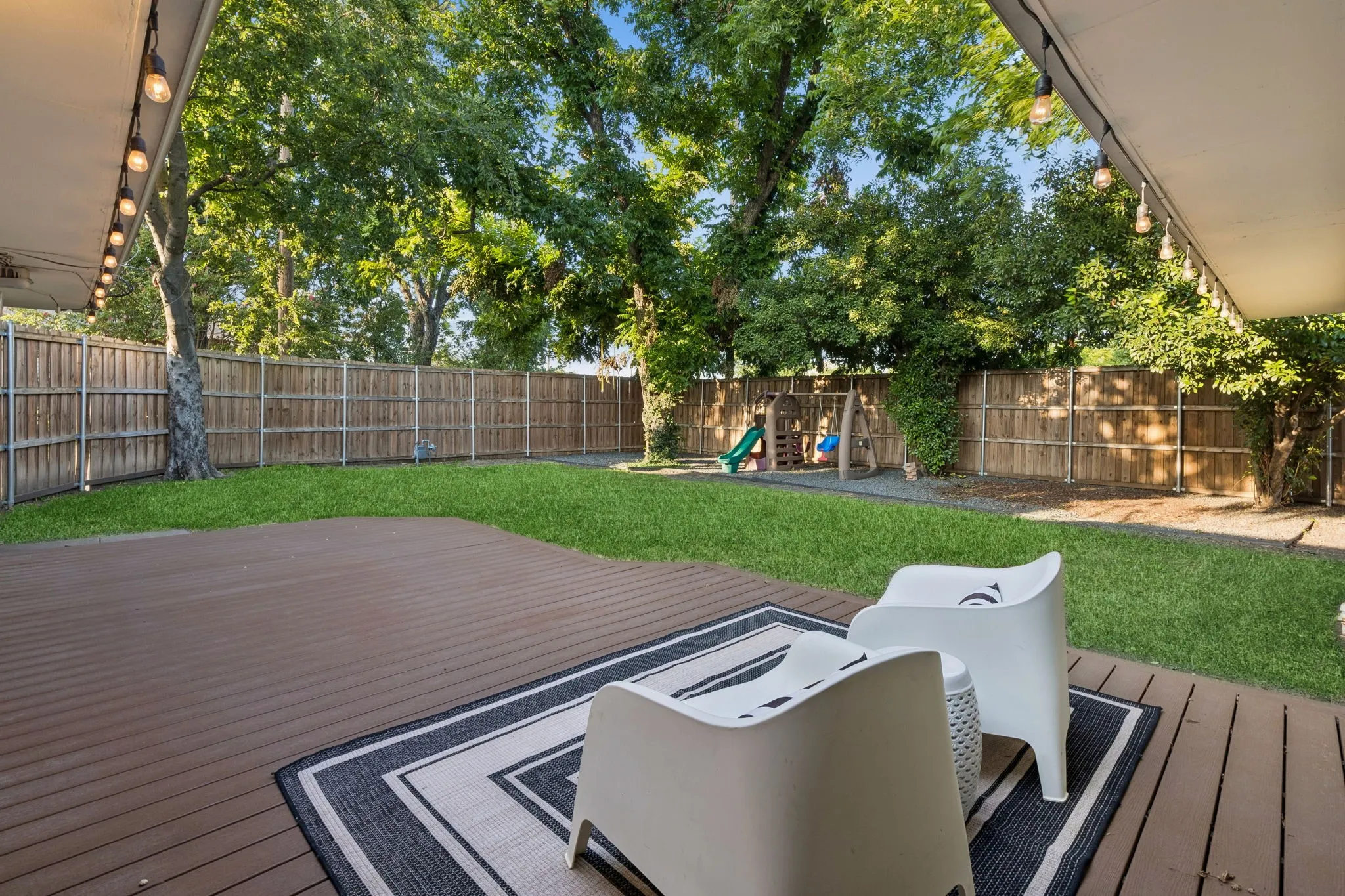 Single Family Residence For Sale in Dallas County , 10647 Chesterton Drive, Dallas, Texas 75238, 4 Bedroom, 2 Bathroom, 2 Garage spaces, 1,937 Sqft, built in 1960, mls#21325680, Real Estate Agent in Dallas, Homes For Sale in Dallas county, Homes For Sale in Dallas, Realtor in Dallas Texas, Real Estate Brokerage Independent Realty Texas, Luminita Cordes Realtor