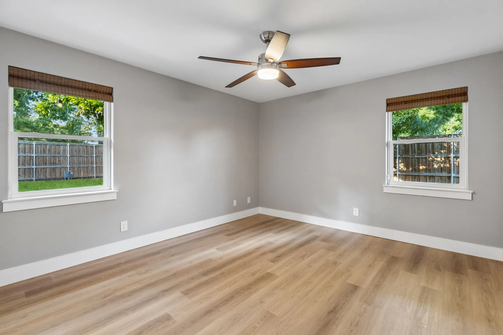 Single Family Residence For Sale in Dallas County , 10647 Chesterton Drive, Dallas, Texas 75238, 4 Bedroom, 2 Bathroom, 2 Garage spaces, 1,937 Sqft, built in 1960, mls#21325680, Real Estate Agent in Dallas, Homes For Sale in Dallas county, Homes For Sale in Dallas, Realtor in Dallas Texas, Real Estate Brokerage Independent Realty Texas, Luminita Cordes Realtor