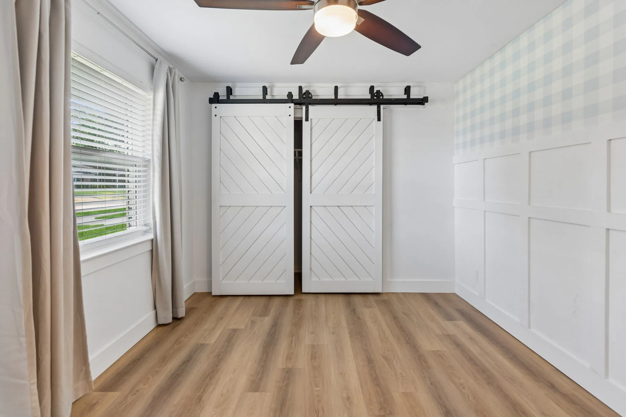 Single Family Residence For Sale in Dallas County , 10647 Chesterton Drive, Dallas, Texas 75238, 4 Bedroom, 2 Bathroom, 2 Garage spaces, 1,937 Sqft, built in 1960, mls#21325680, Real Estate Agent in Dallas, Homes For Sale in Dallas county, Homes For Sale in Dallas, Realtor in Dallas Texas, Real Estate Brokerage Independent Realty Texas, Luminita Cordes Realtor