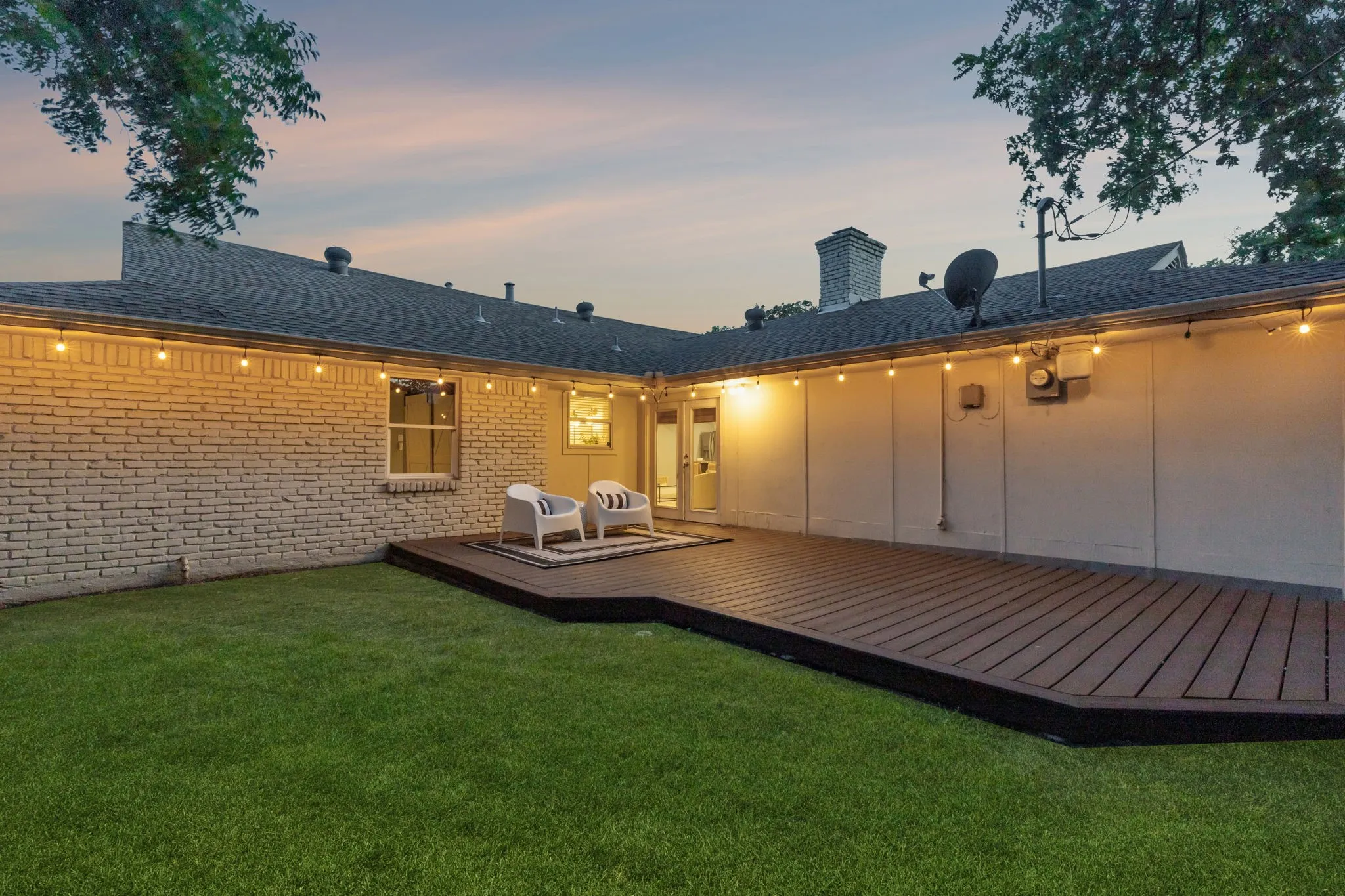 Single Family Residence For Sale in Dallas County , 10647 Chesterton Drive, Dallas, Texas 75238, 4 Bedroom, 2 Bathroom, 2 Garage spaces, 1,937 Sqft, built in 1960, mls#21325680, Real Estate Agent in Dallas, Homes For Sale in Dallas county, Homes For Sale in Dallas, Realtor in Dallas Texas, Real Estate Brokerage Independent Realty Texas, Luminita Cordes Realtor