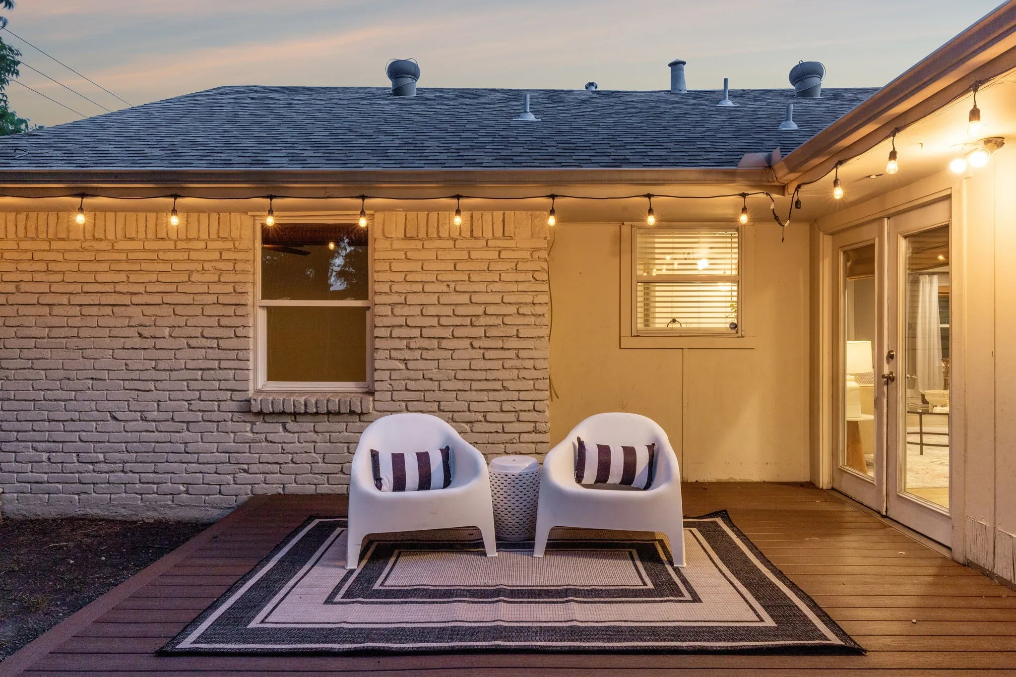 Single Family Residence For Sale in Dallas County , 10647 Chesterton Drive, Dallas, Texas 75238, 4 Bedroom, 2 Bathroom, 2 Garage spaces, 1,937 Sqft, built in 1960, mls#21325680, Real Estate Agent in Dallas, Homes For Sale in Dallas county, Homes For Sale in Dallas, Realtor in Dallas Texas, Real Estate Brokerage Independent Realty Texas, Luminita Cordes Realtor