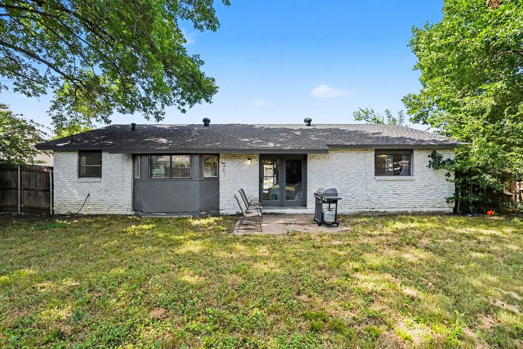 Single Family Residence For Sale in Tarrant County , 1608 Natches Drive, Arlington, Texas 76014, 3 Bedroom, 2 Bathroom, 2 Garage spaces, 1,341 Sqft, built in 1971, mls#21301834, Real Estate Agent in Arlington, Homes For Sale in Tarrant county, Homes For Sale in Arlington, Realtor in Arlington Texas, Real Estate Brokerage Independent Realty Texas, Luminita Cordes Realtor