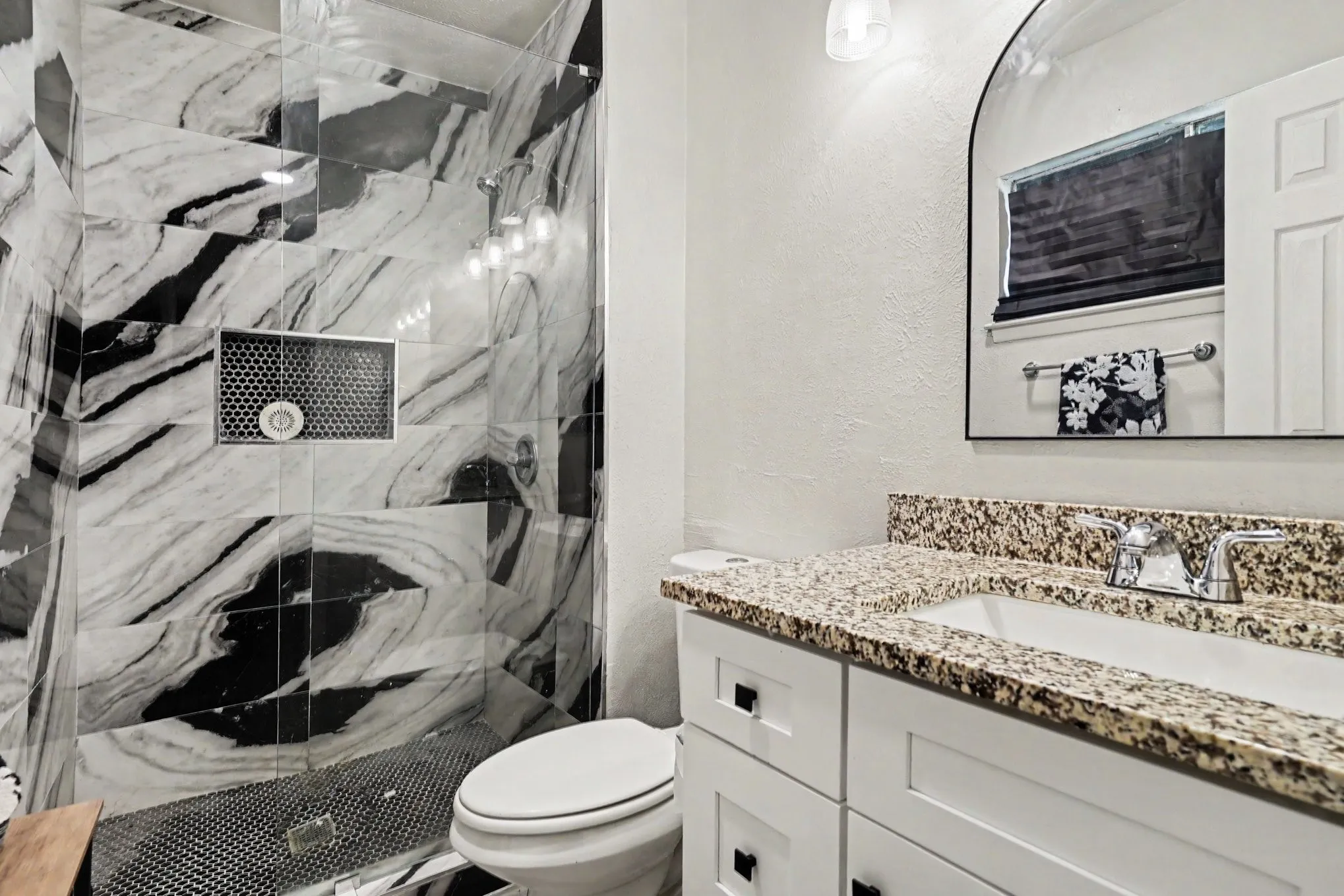 Single Family Residence For Sale in Tarrant County , 1608 Natches Drive, Arlington, Texas 76014, 3 Bedroom, 2 Bathroom, 2 Garage spaces, 1,341 Sqft, built in 1971, mls#21301834, Real Estate Agent in Arlington, Homes For Sale in Tarrant county, Homes For Sale in Arlington, Realtor in Arlington Texas, Real Estate Brokerage Independent Realty Texas, Luminita Cordes Realtor