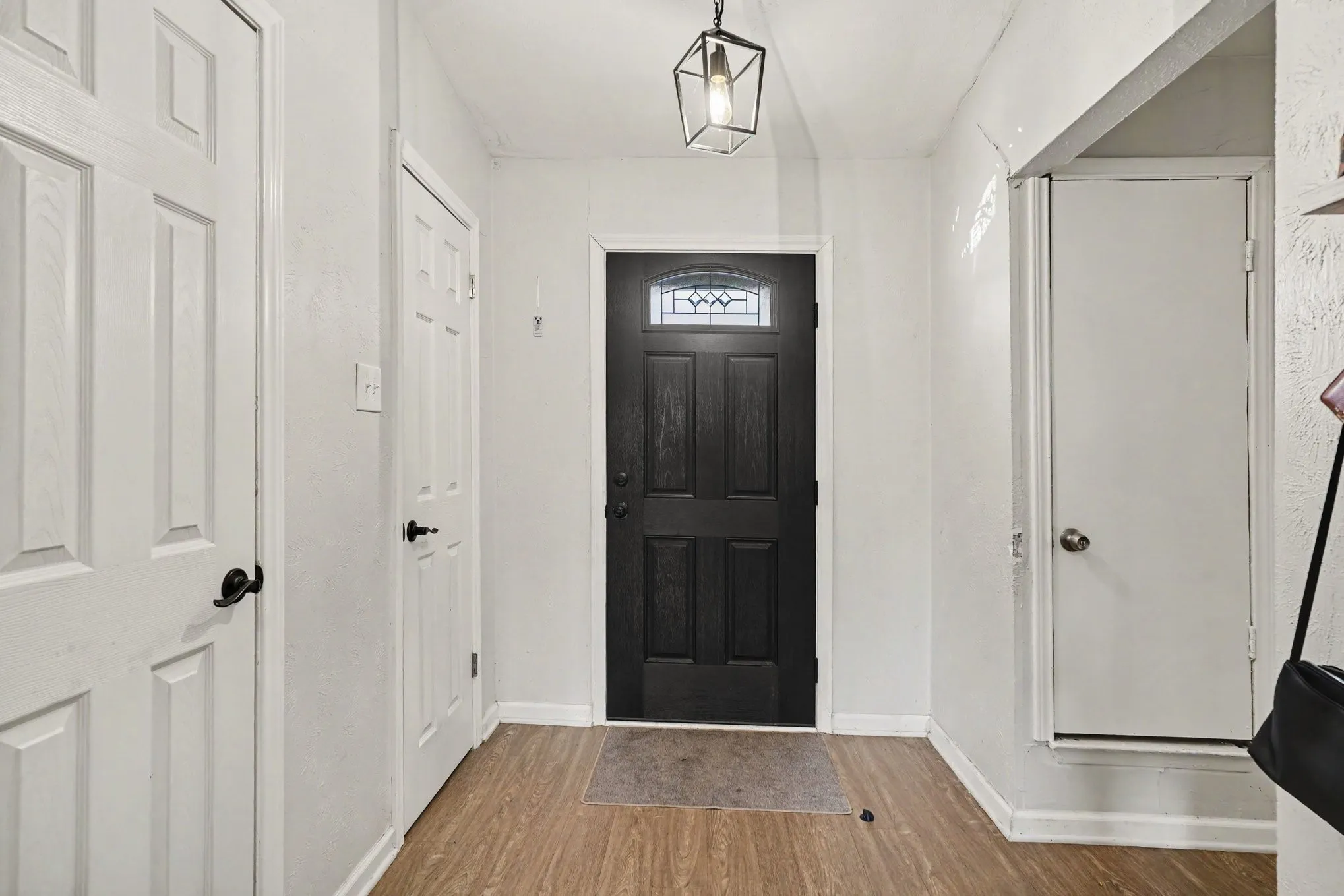 Single Family Residence For Sale in Tarrant County , 1608 Natches Drive, Arlington, Texas 76014, 3 Bedroom, 2 Bathroom, 2 Garage spaces, 1,341 Sqft, built in 1971, mls#21301834, Real Estate Agent in Arlington, Homes For Sale in Tarrant county, Homes For Sale in Arlington, Realtor in Arlington Texas, Real Estate Brokerage Independent Realty Texas, Luminita Cordes Realtor