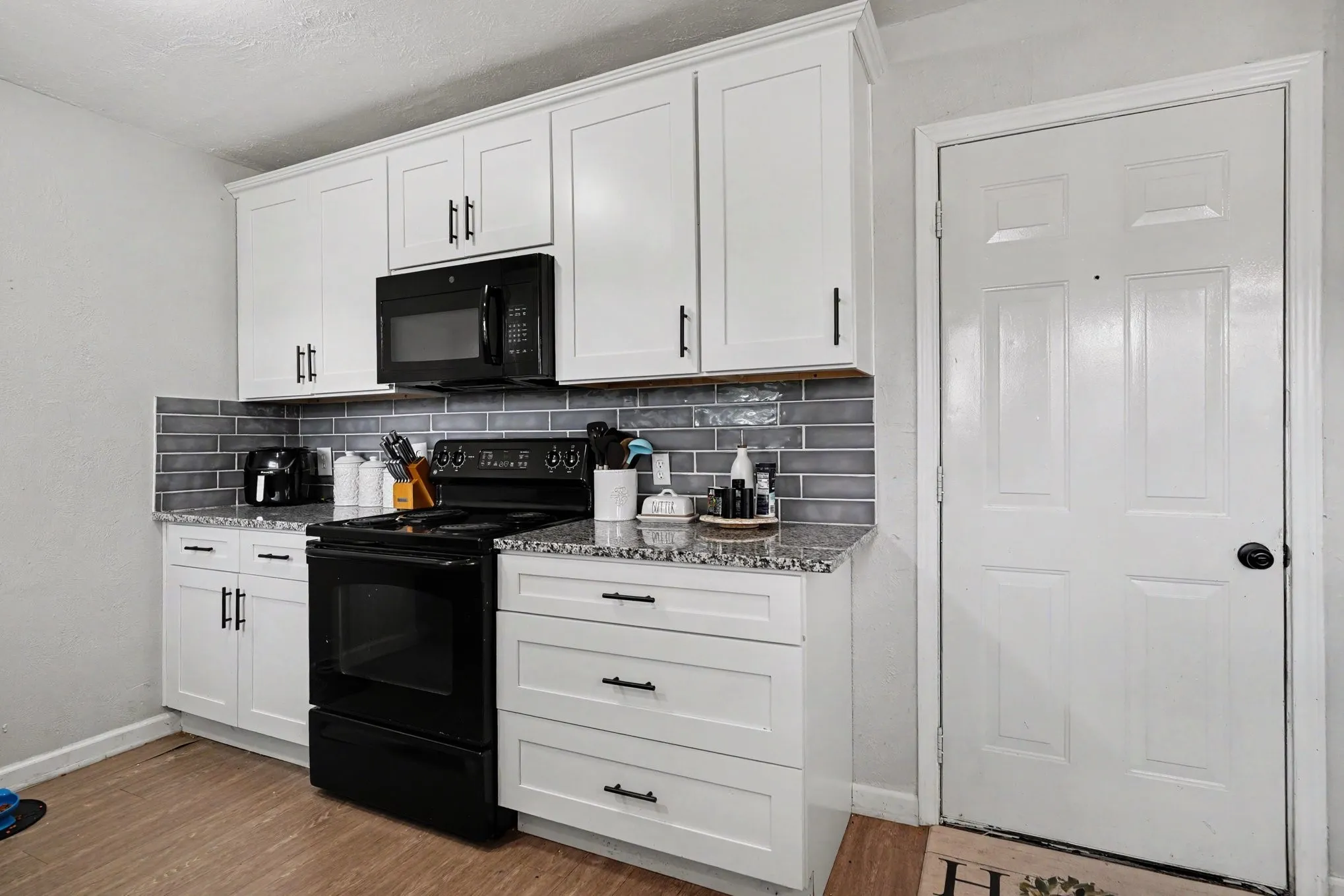Single Family Residence For Sale in Tarrant County , 1608 Natches Drive, Arlington, Texas 76014, 3 Bedroom, 2 Bathroom, 2 Garage spaces, 1,341 Sqft, built in 1971, mls#21301834, Real Estate Agent in Arlington, Homes For Sale in Tarrant county, Homes For Sale in Arlington, Realtor in Arlington Texas, Real Estate Brokerage Independent Realty Texas, Luminita Cordes Realtor