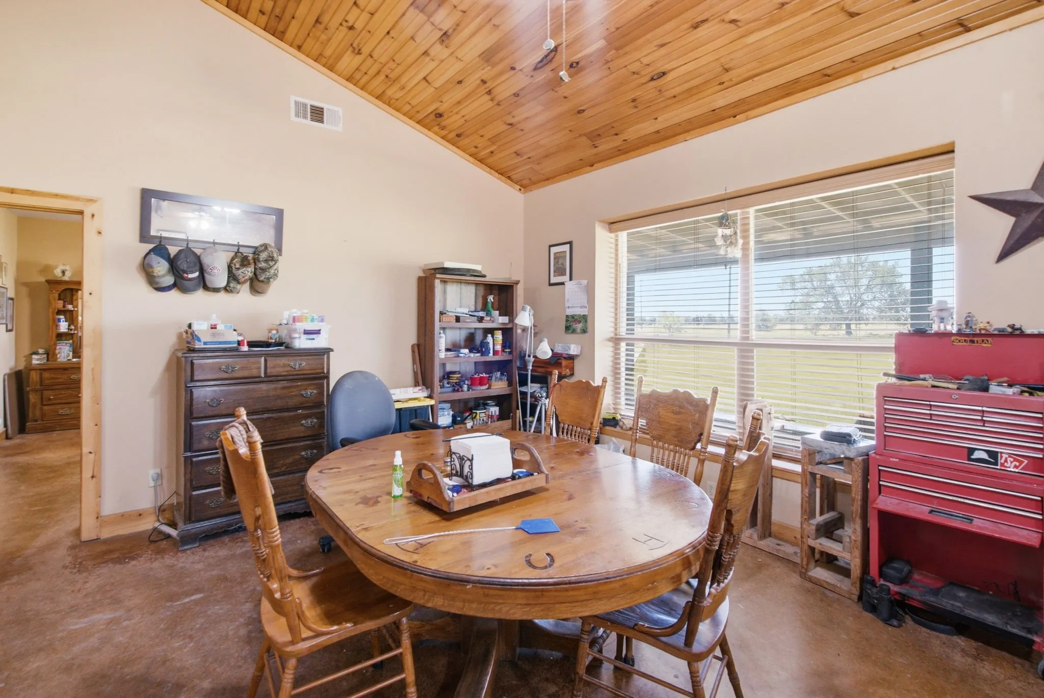 Farm For Sale in Hamilton County , 2975 N Fm 1702, Hamilton, Texas 76531, 5 Bedroom, 3 Bathroom, Garage spaces, 2,744 Sqft, built in 2010, mls#21327344, Real Estate Agent in Hamilton, Homes For Sale in Hamilton county, Homes For Sale in Hamilton, Realtor in Hamilton Texas, Real Estate Brokerage Independent Realty Texas, Luminita Cordes Realtor