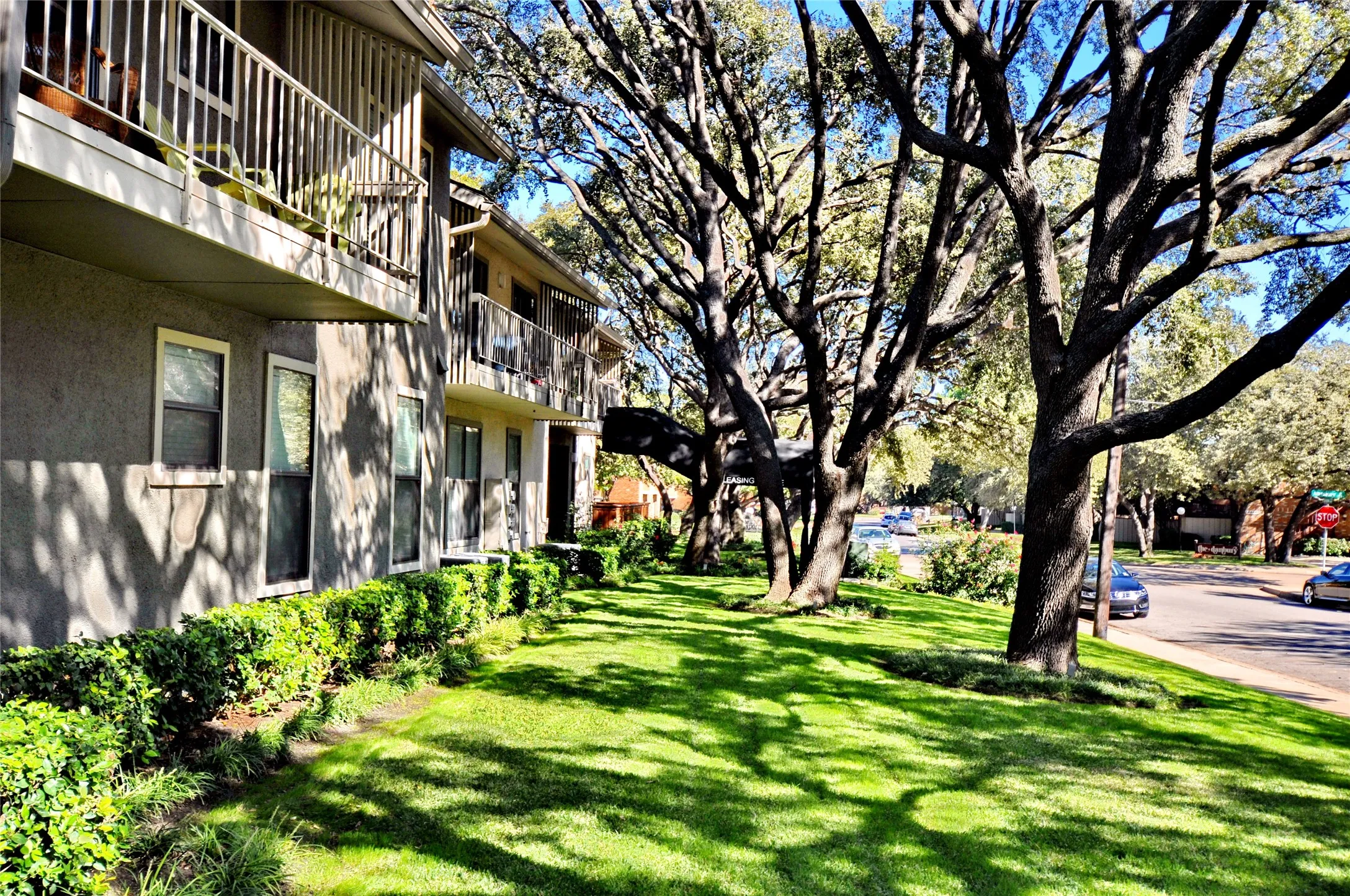 Condominium For Rent in Dallas County , 5909 Birchbrook Drive 123, Dallas, Texas 75206, 2 Bedroom, 2 Bathroom, Garage spaces, 1,124 Sqft, built in 1970, mls#21327828, Real Estate Agent in Dallas, Homes For Rent in Dallas county, Homes For Rent in Dallas, Realtor in Dallas Texas, Real Estate Brokerage Independent Realty Texas, Luminita Cordes Realtor