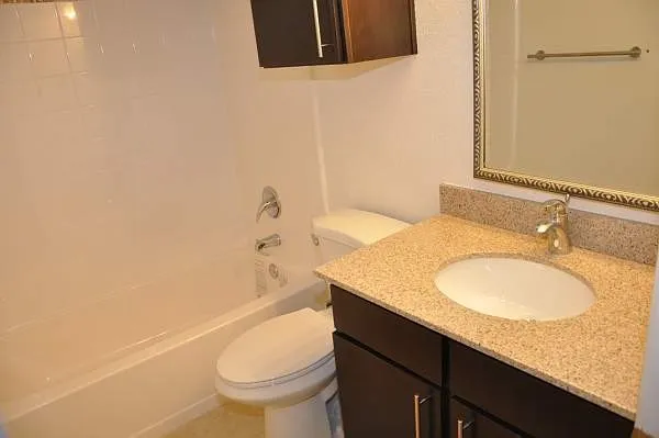 Condominium For Rent in Dallas County , 5909 Birchbrook Drive 123, Dallas, Texas 75206, 2 Bedroom, 2 Bathroom, Garage spaces, 1,124 Sqft, built in 1970, mls#21327828, Real Estate Agent in Dallas, Homes For Rent in Dallas county, Homes For Rent in Dallas, Realtor in Dallas Texas, Real Estate Brokerage Independent Realty Texas, Luminita Cordes Realtor