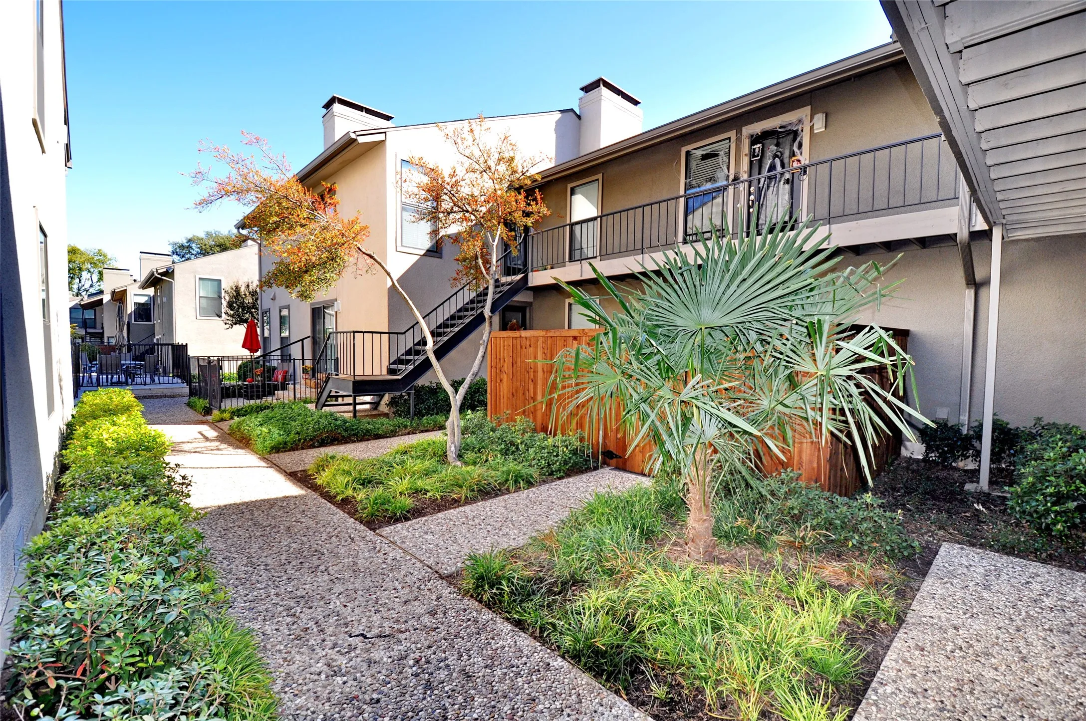 Condominium For Rent in Dallas County , 5909 Birchbrook Drive 123, Dallas, Texas 75206, 2 Bedroom, 2 Bathroom, Garage spaces, 1,124 Sqft, built in 1970, mls#21327828, Real Estate Agent in Dallas, Homes For Rent in Dallas county, Homes For Rent in Dallas, Realtor in Dallas Texas, Real Estate Brokerage Independent Realty Texas, Luminita Cordes Realtor
