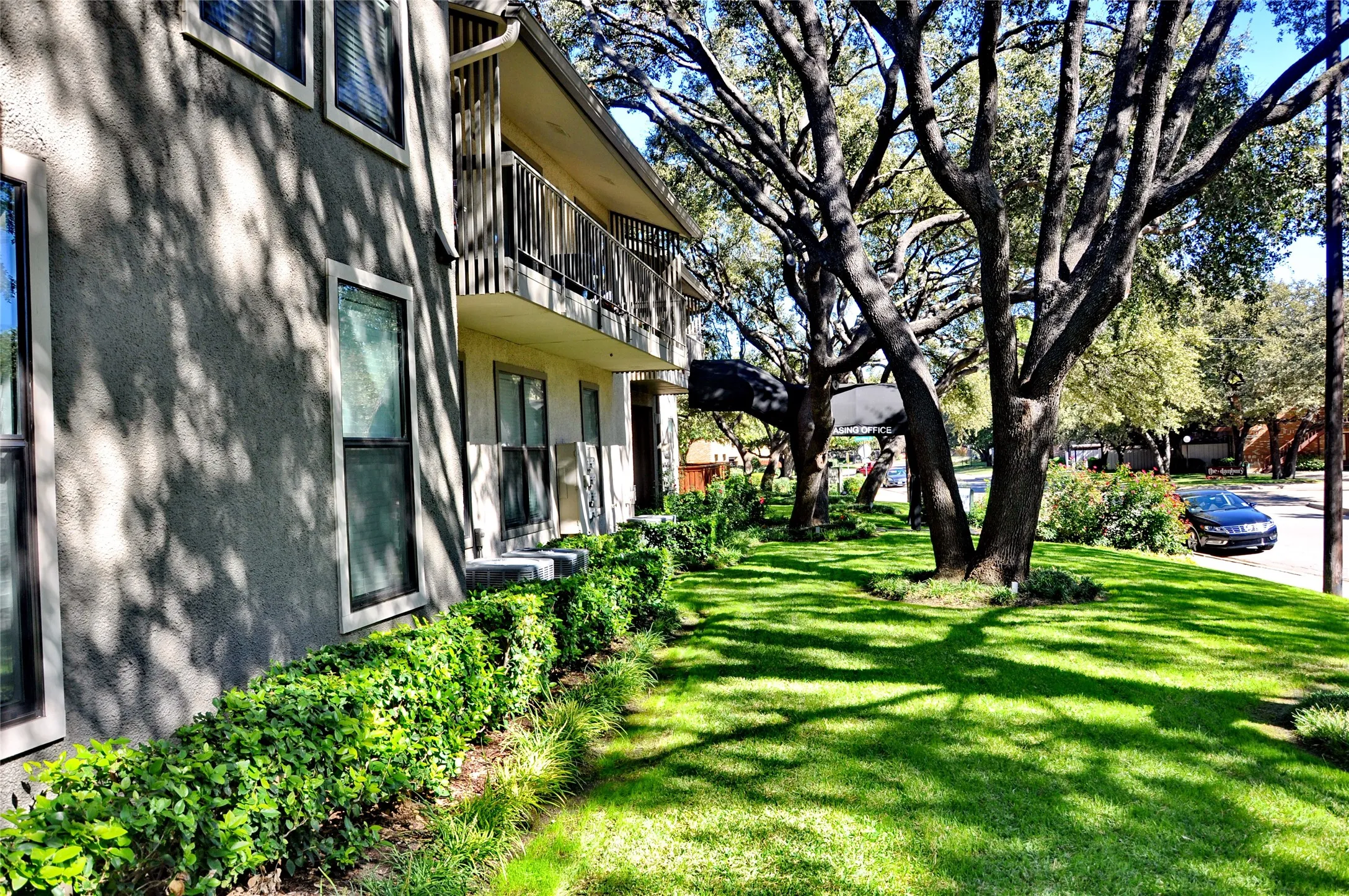 Condominium For Rent in Dallas County , 5909 Birchbrook Drive 123, Dallas, Texas 75206, 2 Bedroom, 2 Bathroom, Garage spaces, 1,124 Sqft, built in 1970, mls#21327828, Real Estate Agent in Dallas, Homes For Rent in Dallas county, Homes For Rent in Dallas, Realtor in Dallas Texas, Real Estate Brokerage Independent Realty Texas, Luminita Cordes Realtor