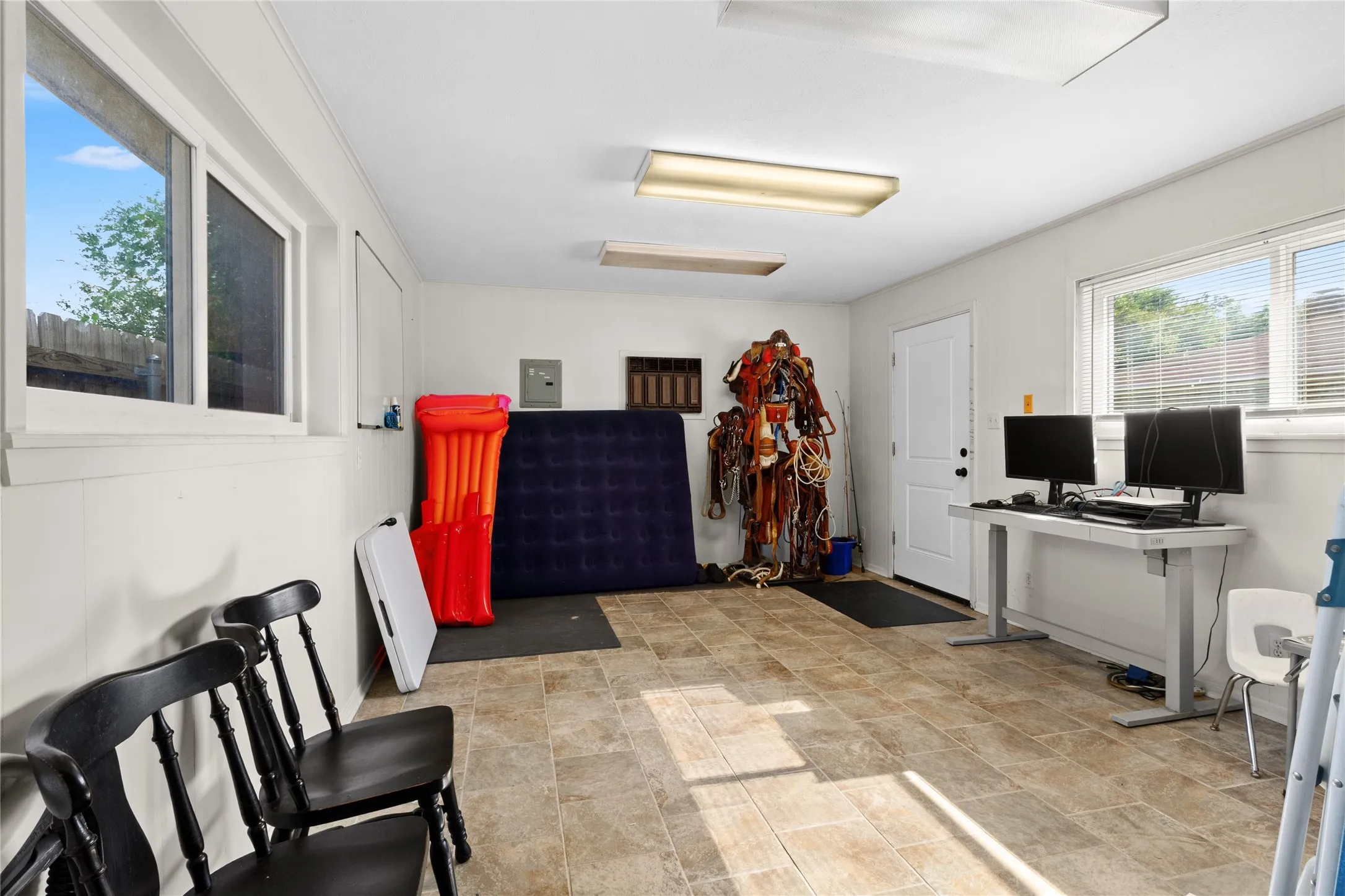 Single Family Residence For Sale in Freestone County , 8 Circle Drive, Teague, Texas 75860, 3 Bedroom, 2 Bathroom, 2 Garage spaces, 1,819 Sqft, built in 1979, mls#21327612, Real Estate Agent in Teague, Homes For Sale in Freestone county, Homes For Sale in Teague, Realtor in Teague Texas, Real Estate Brokerage Independent Realty Texas, Luminita Cordes Realtor