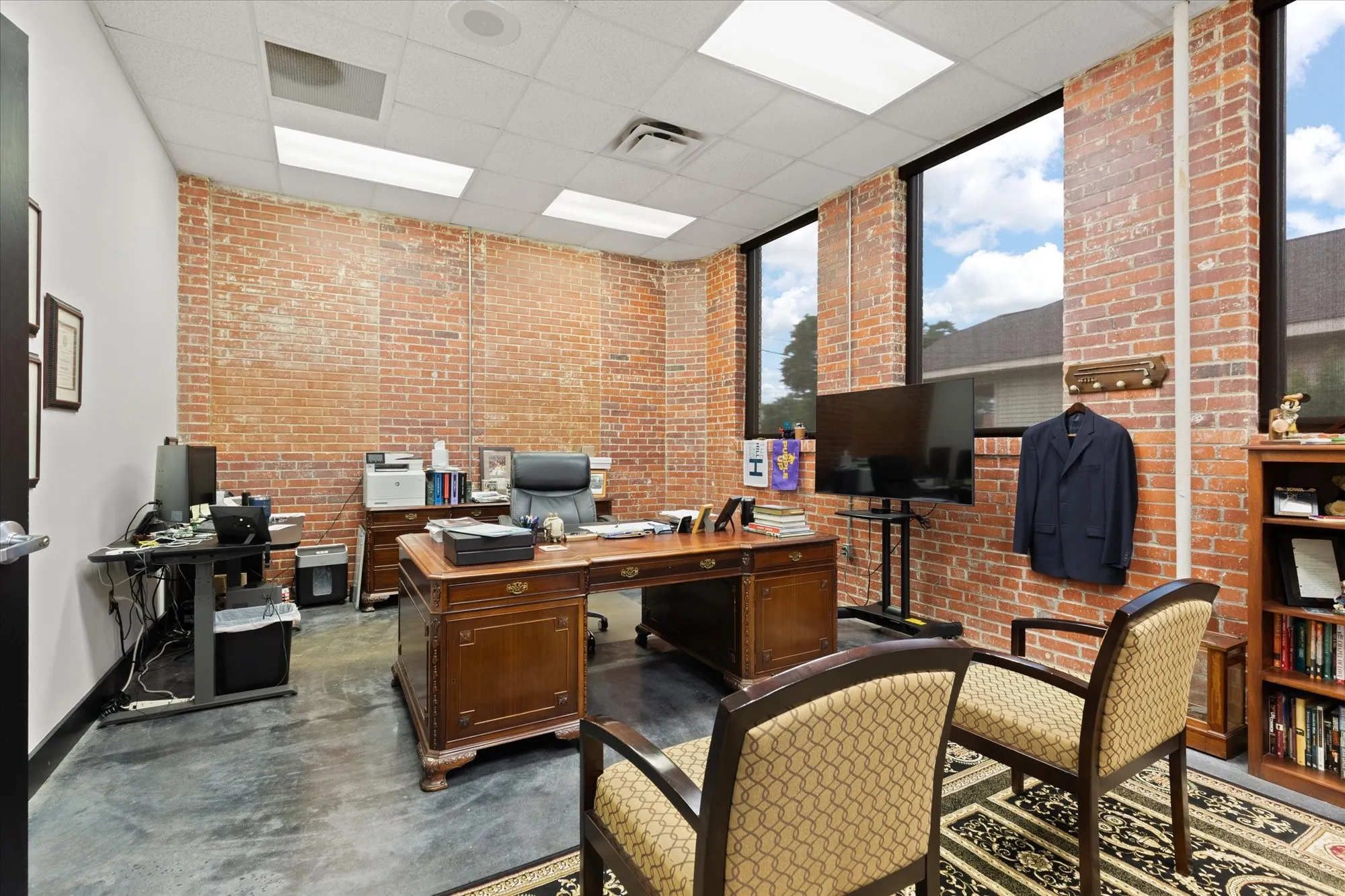 Office For Sale in Gregg County , 501 N Third Street, Longview, Texas 75602, 0, 0, Garage spaces, 0 Sqft, built in 1930, mls#21327833, Real Estate Agent in Longview, Homes For Sale in Gregg county, Homes For Sale in Longview, Realtor in Longview Texas, Real Estate Brokerage Independent Realty Texas, Luminita Cordes Realtor